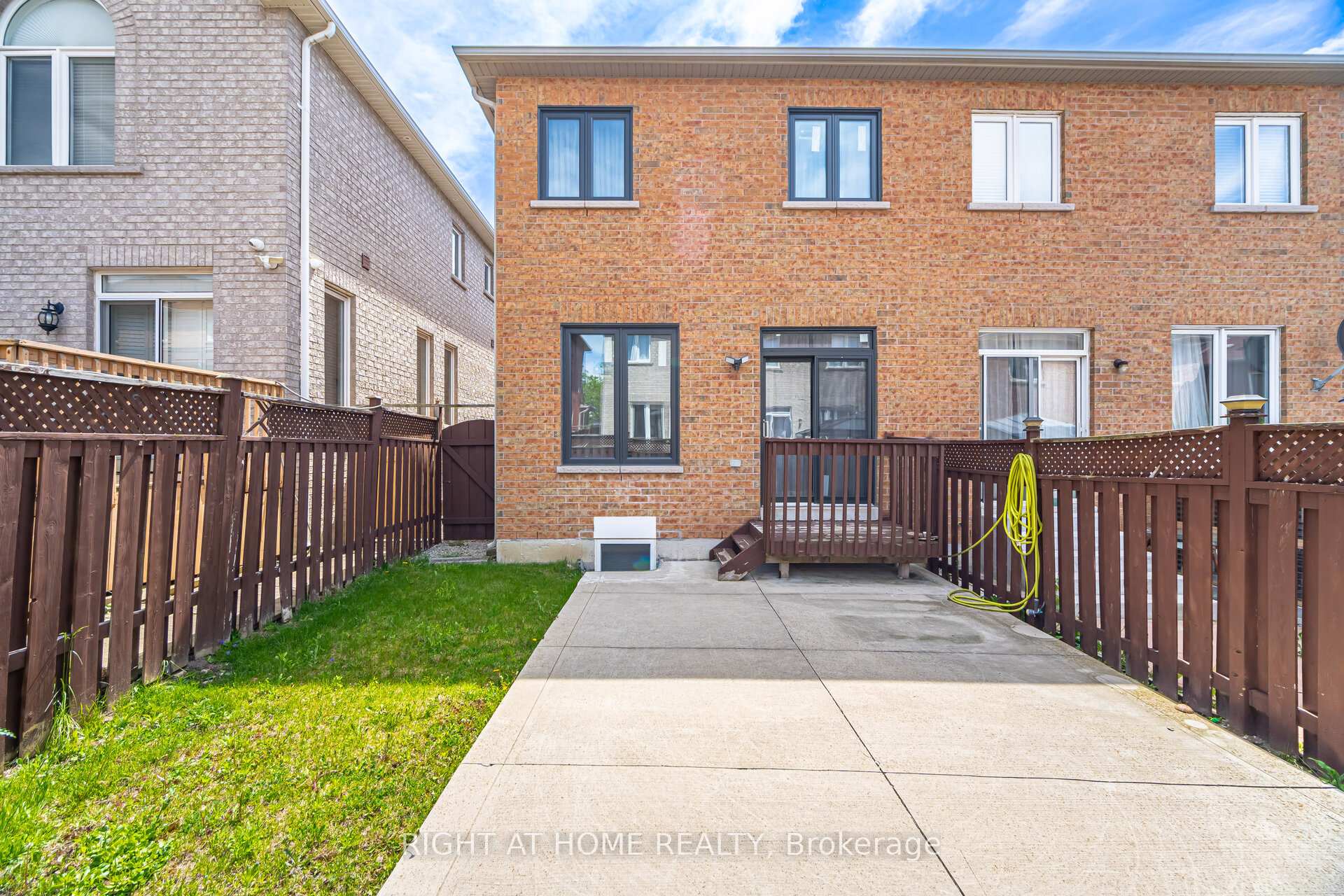 Photo 33 of 16 Silent Pond Crescent, Brampton, Madoc — HOMEH