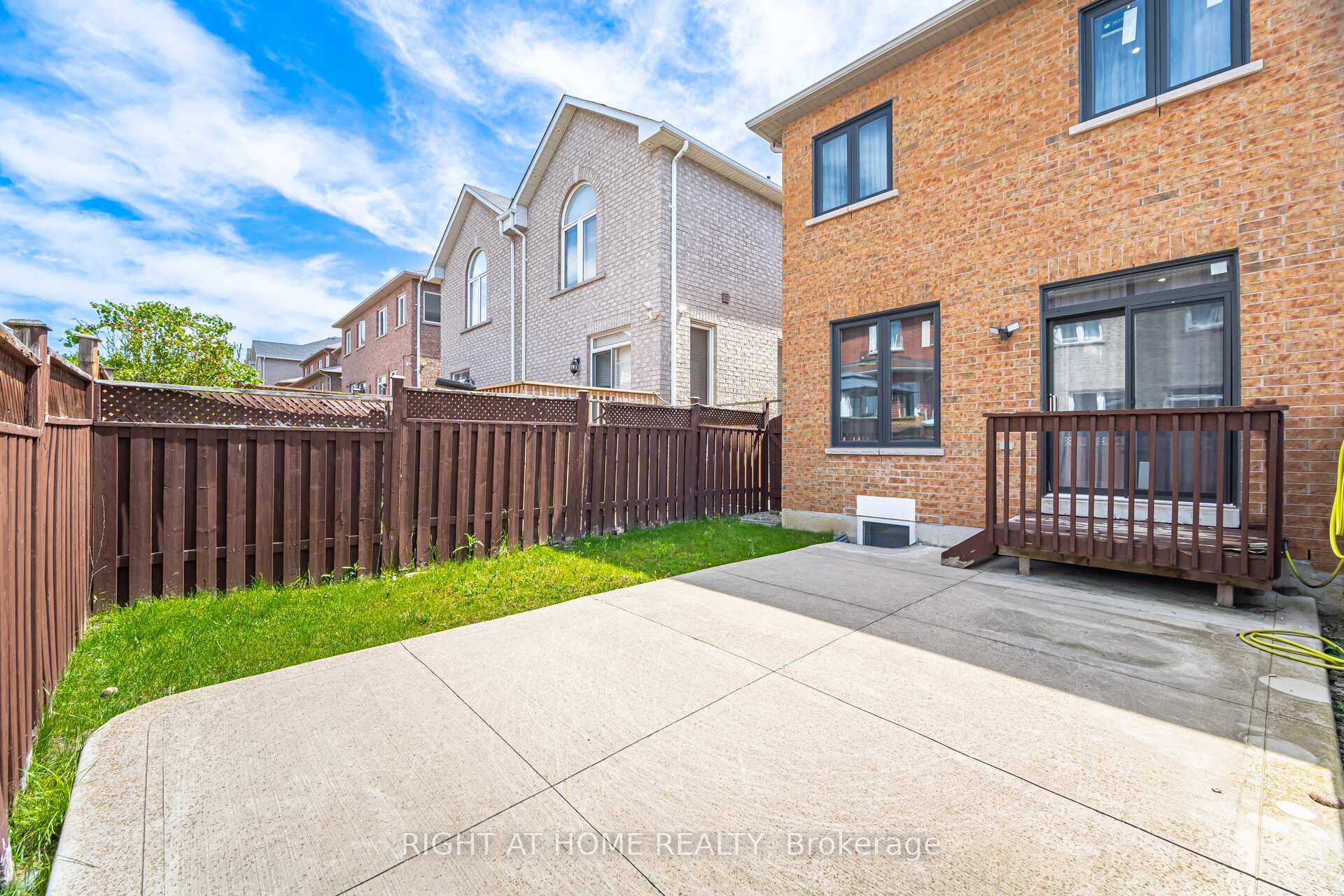 Photo 34 of 16 Silent Pond Crescent, Brampton, Madoc — HOMEH