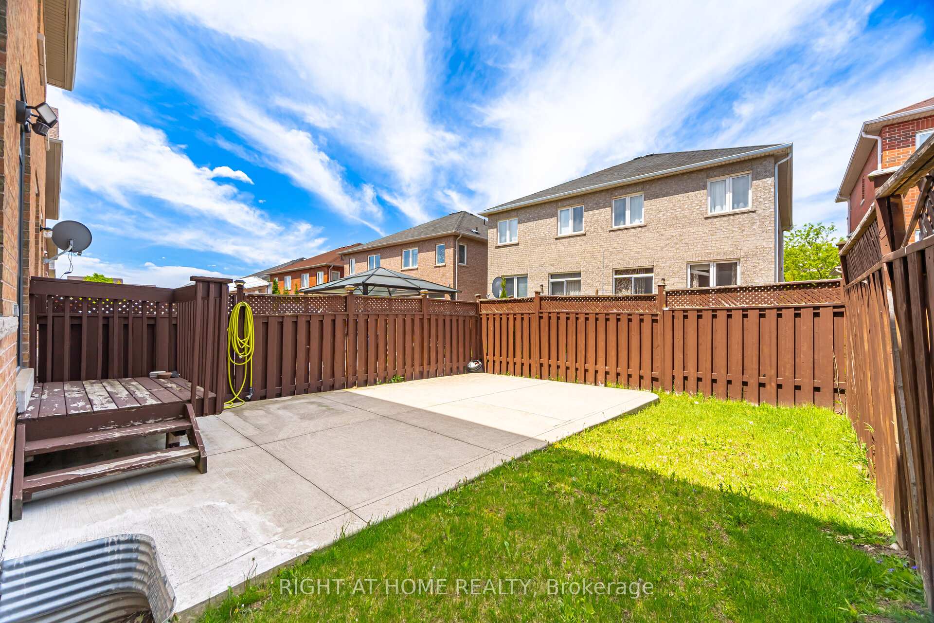 Photo 32 of 16 Silent Pond Crescent, Brampton, Madoc — HOMEH