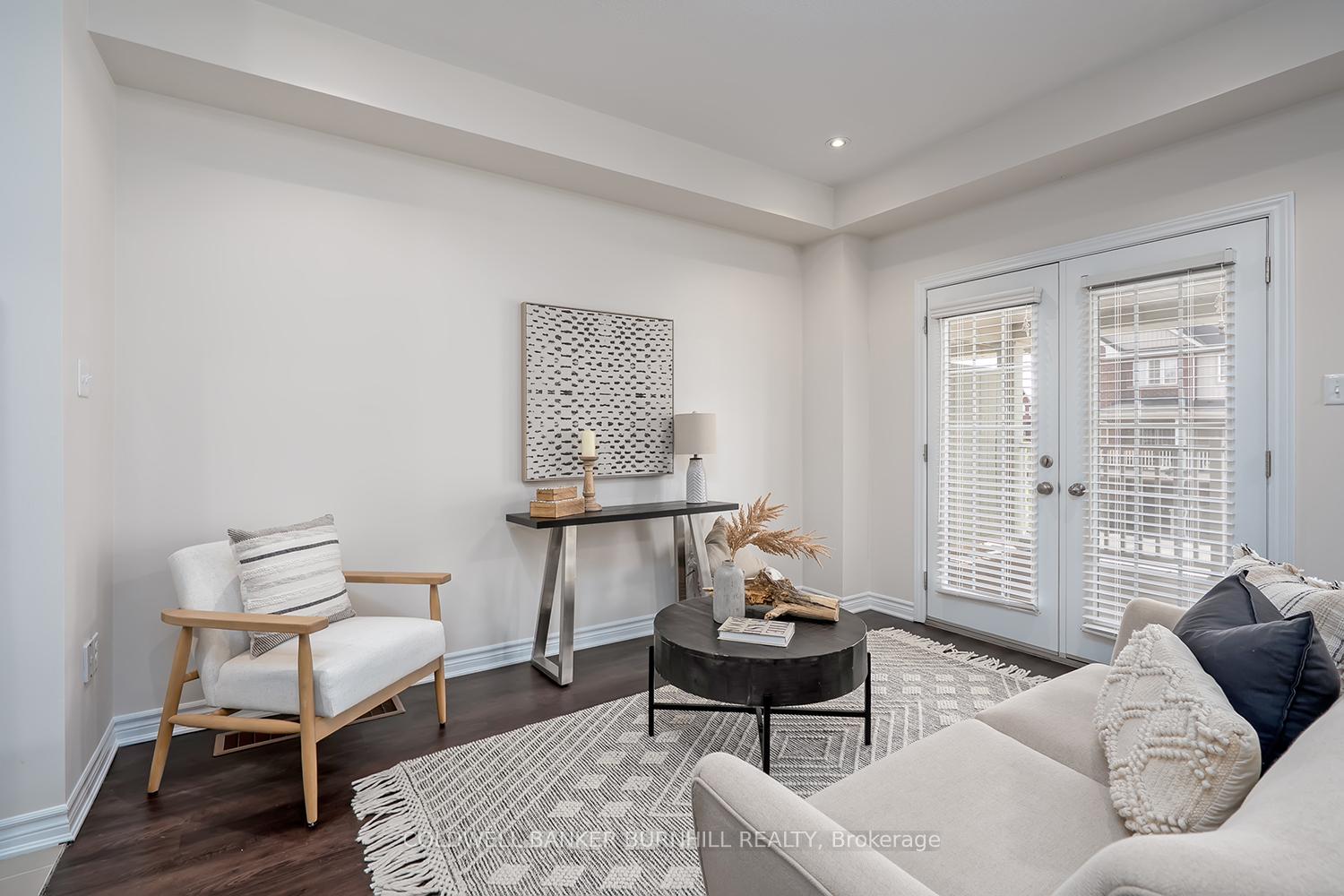 Photo 6 of 8 Hiscott Drive, Hamilton, Waterdown — HOMEH