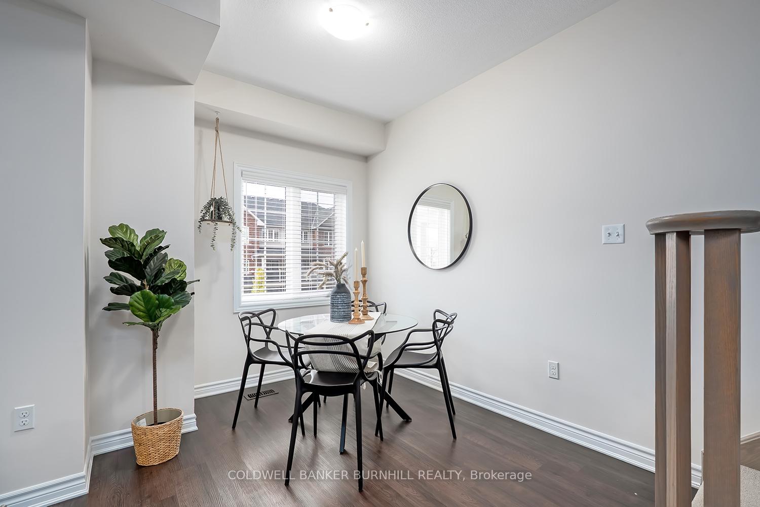 Photo 17 of 8 Hiscott Drive, Hamilton, Waterdown — HOMEH