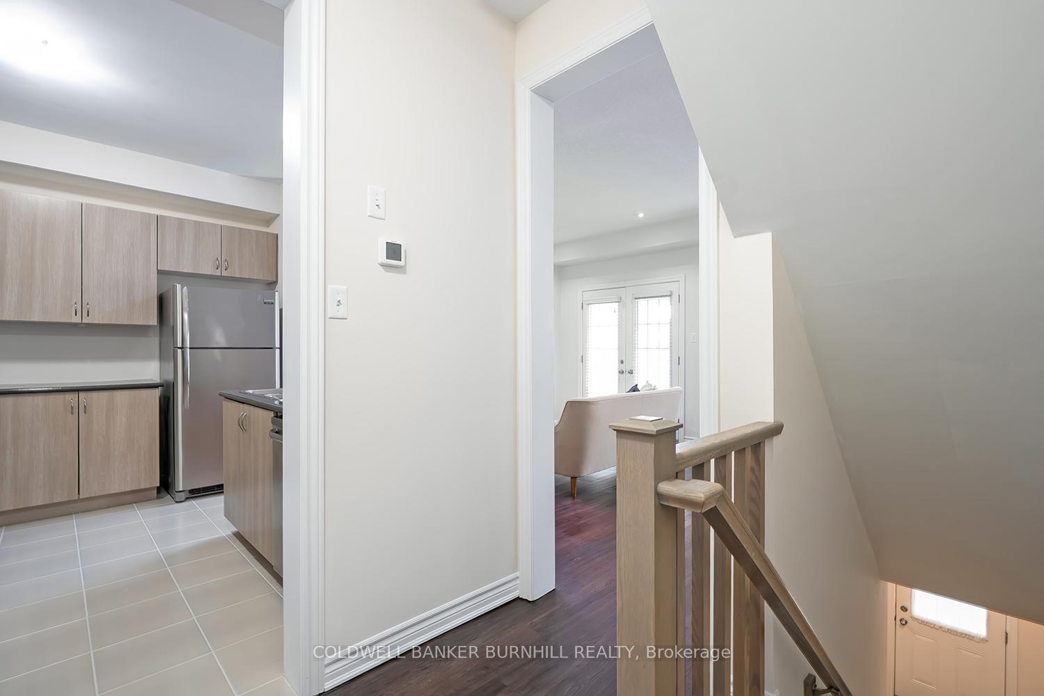 Photo 19 of 8 Hiscott Drive, Hamilton, Waterdown — HOMEH