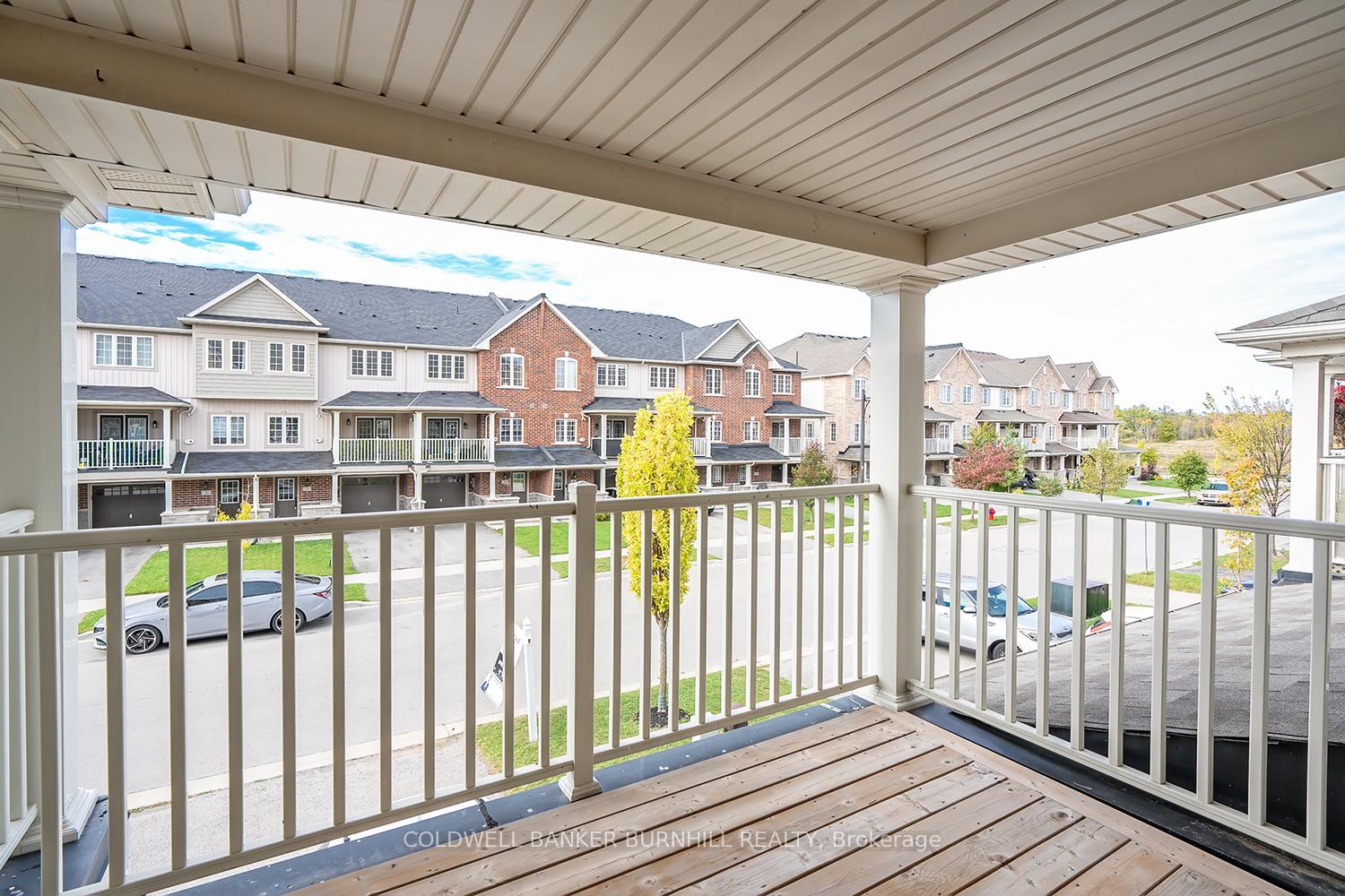 Photo 25 of 8 Hiscott Drive, Hamilton, Waterdown — HOMEH