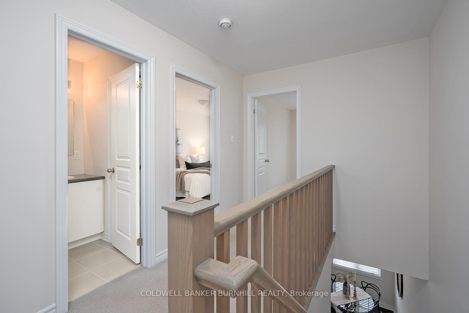 Photo 29 of 8 Hiscott Drive, Hamilton, Waterdown — HOMEH