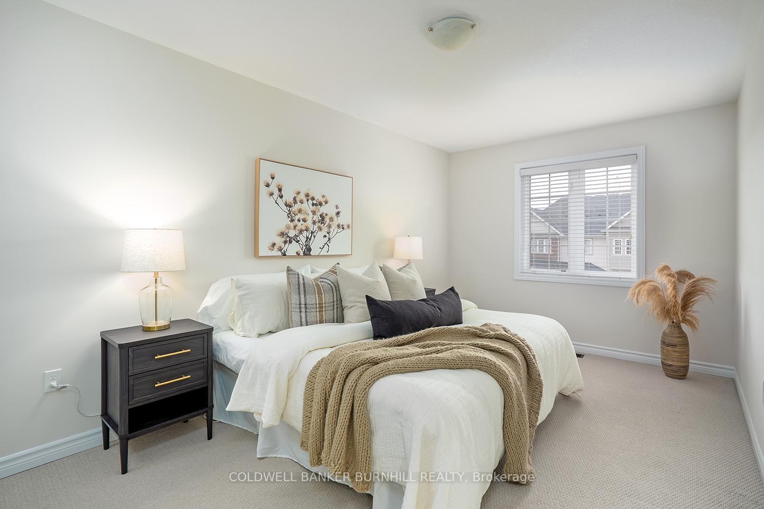 Photo 30 of 8 Hiscott Drive, Hamilton, Waterdown — HOMEH