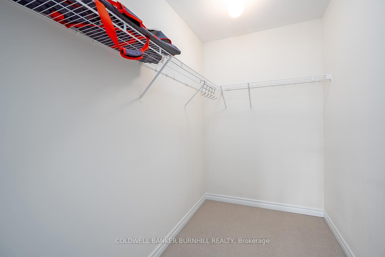 Photo 33 of 8 Hiscott Drive, Hamilton, Waterdown — HOMEH
