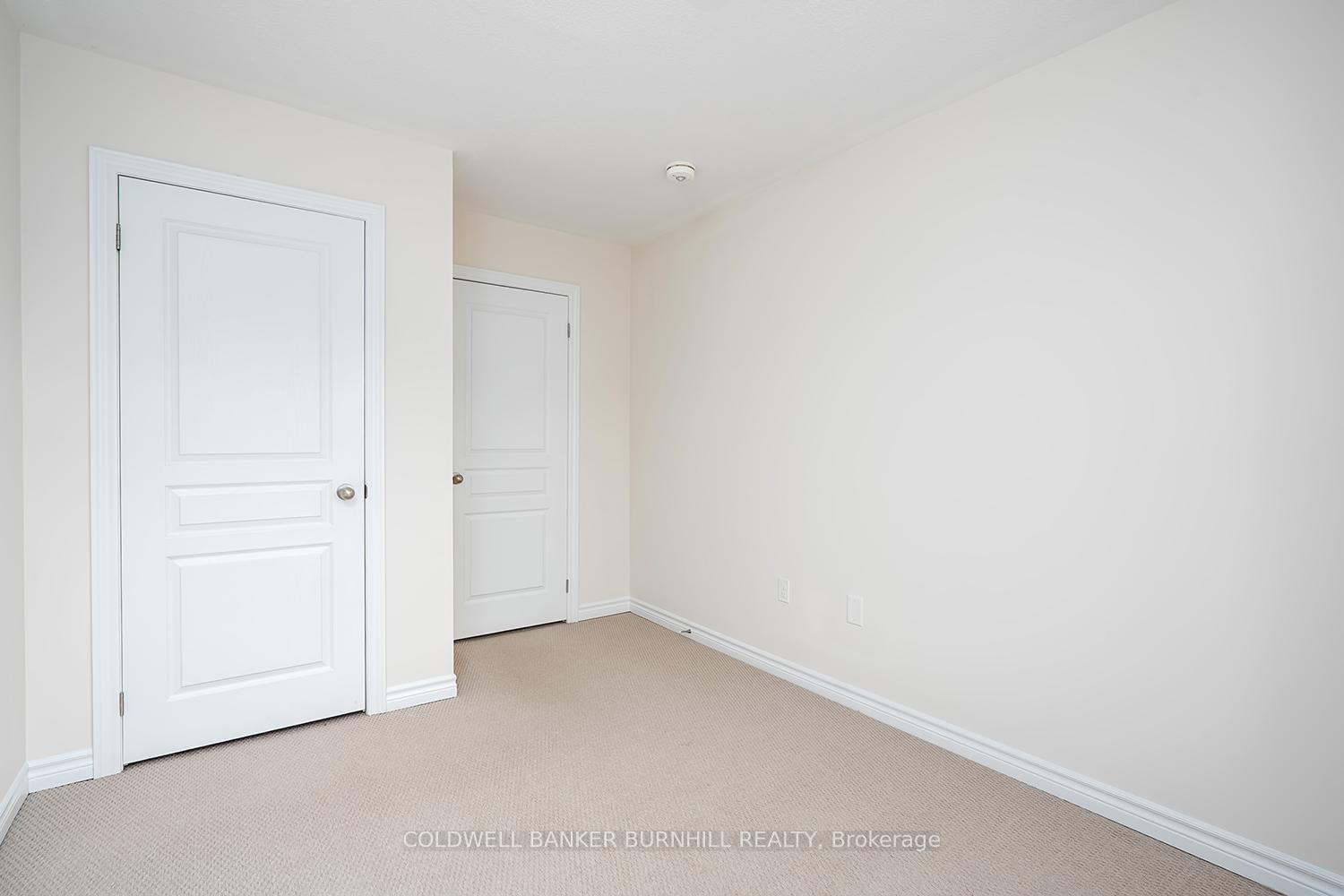 Photo 36 of 8 Hiscott Drive, Hamilton, Waterdown — HOMEH