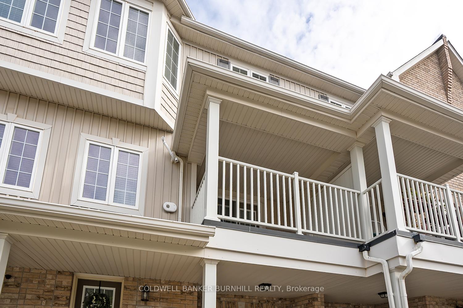 Photo 39 of 8 Hiscott Drive, Hamilton, Waterdown — HOMEH