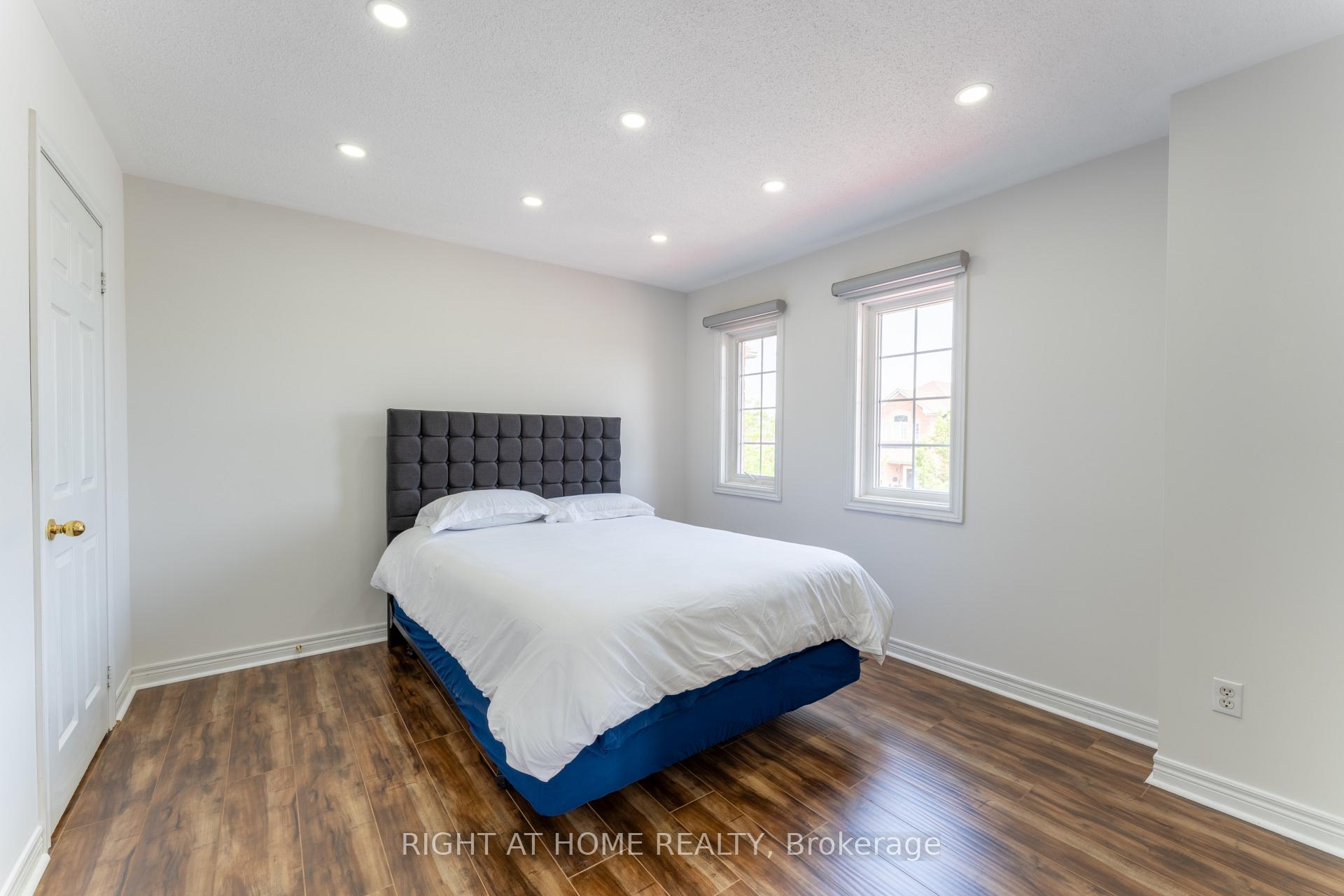 Photo 10 of 15 Tournament Drive, Brampton, Snelgrove — HOMEH