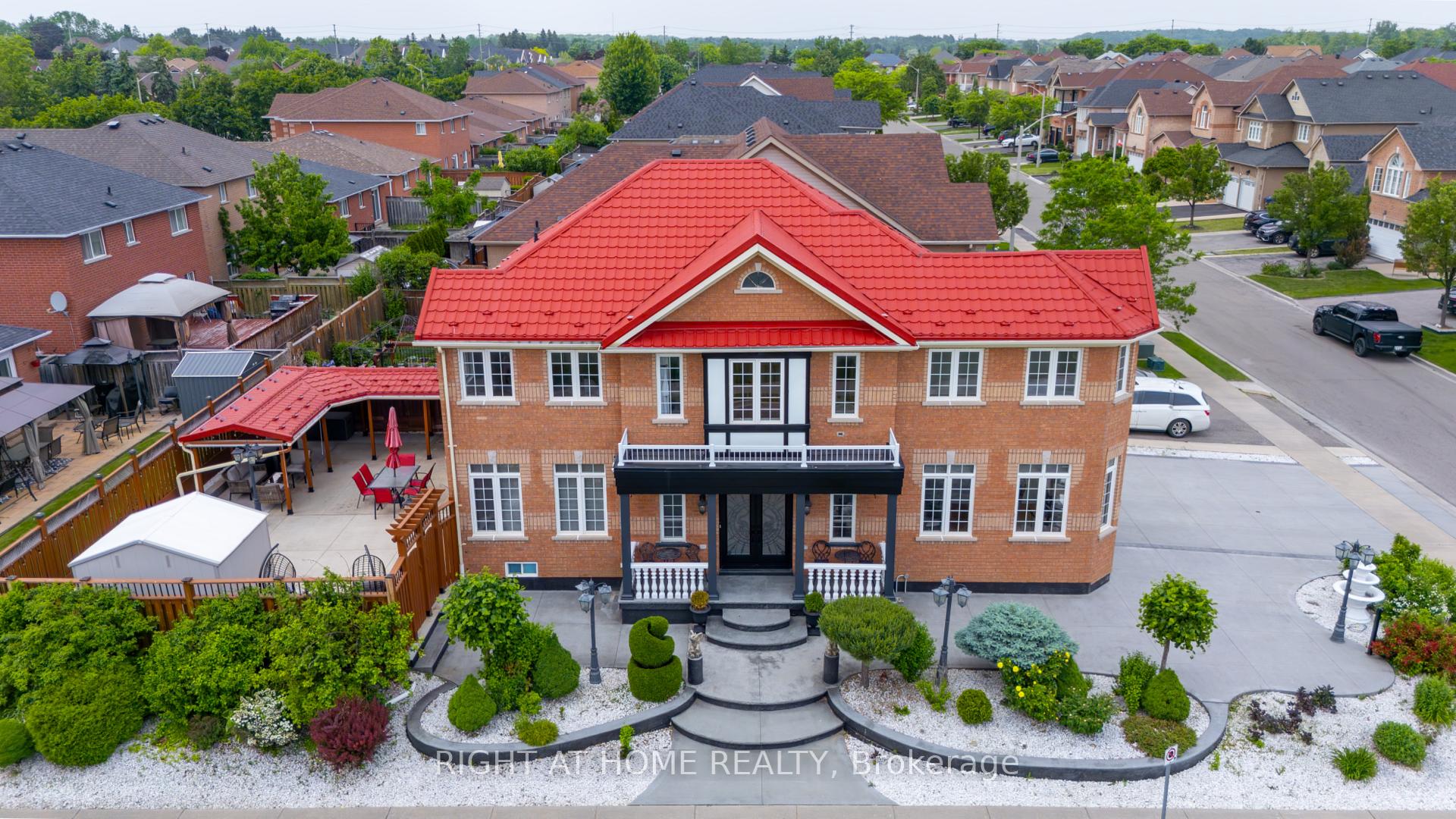 Photo 21 of 15 Tournament Drive, Brampton, Snelgrove — HOMEH