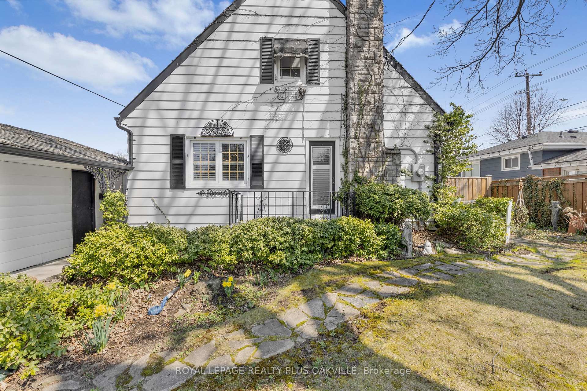 Photo 3 of 2 Westcliffe Avenue, Hamilton, Westcliffe — HOMEH