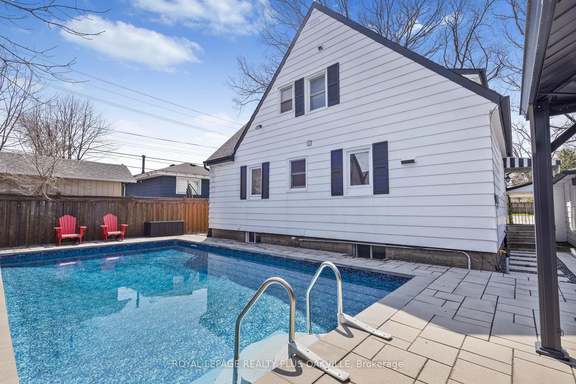 Photo 10 of 2 Westcliffe Avenue, Hamilton, Westcliffe — HOMEH
