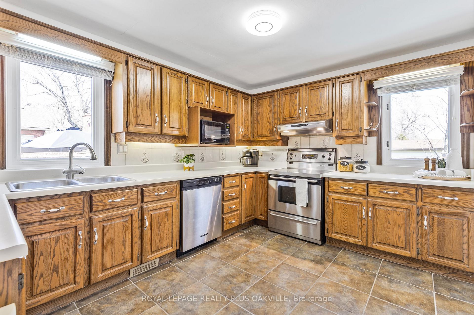 Photo 25 of 2 Westcliffe Avenue, Hamilton, Westcliffe — HOMEH