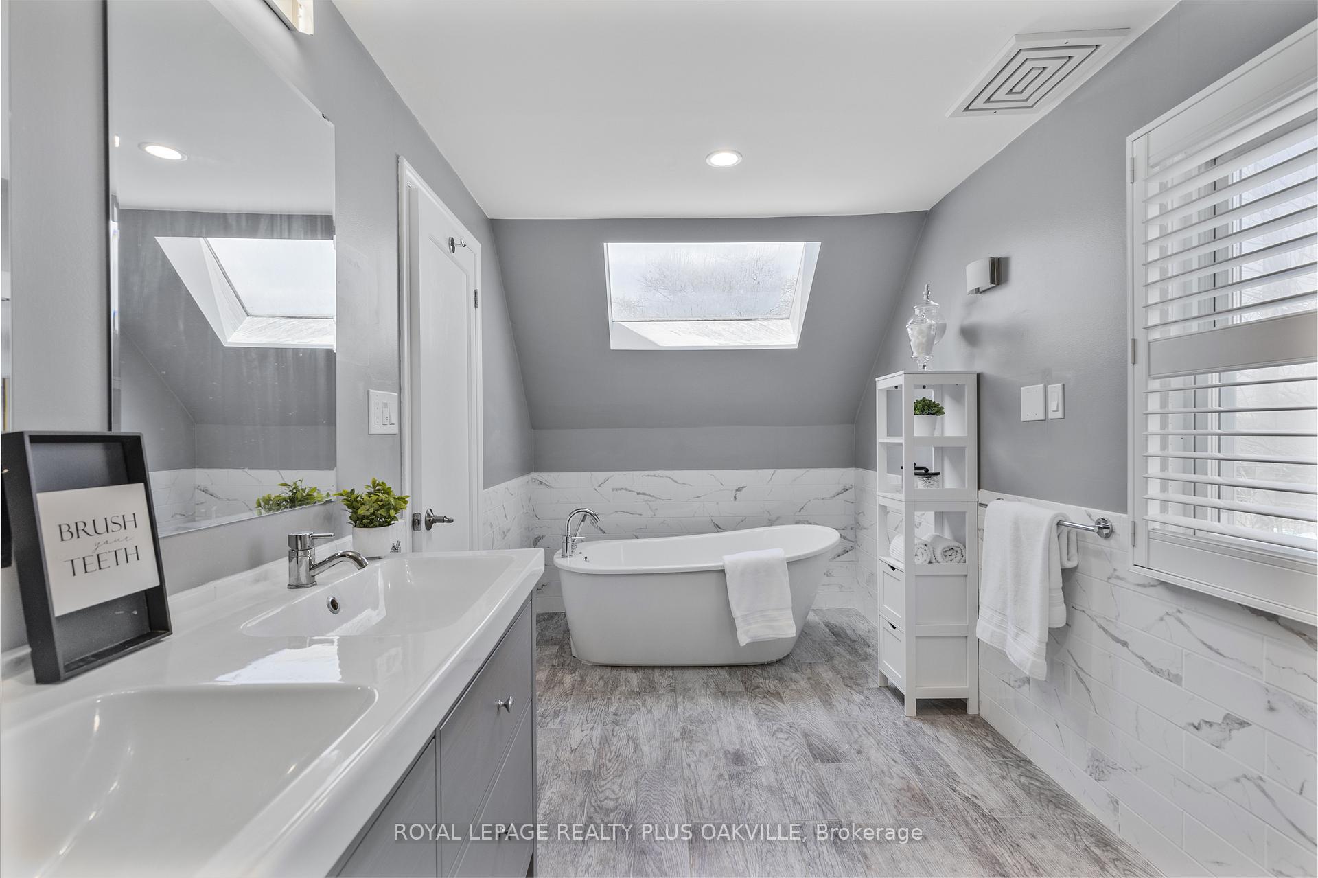Photo 35 of 2 Westcliffe Avenue, Hamilton, Westcliffe — HOMEH