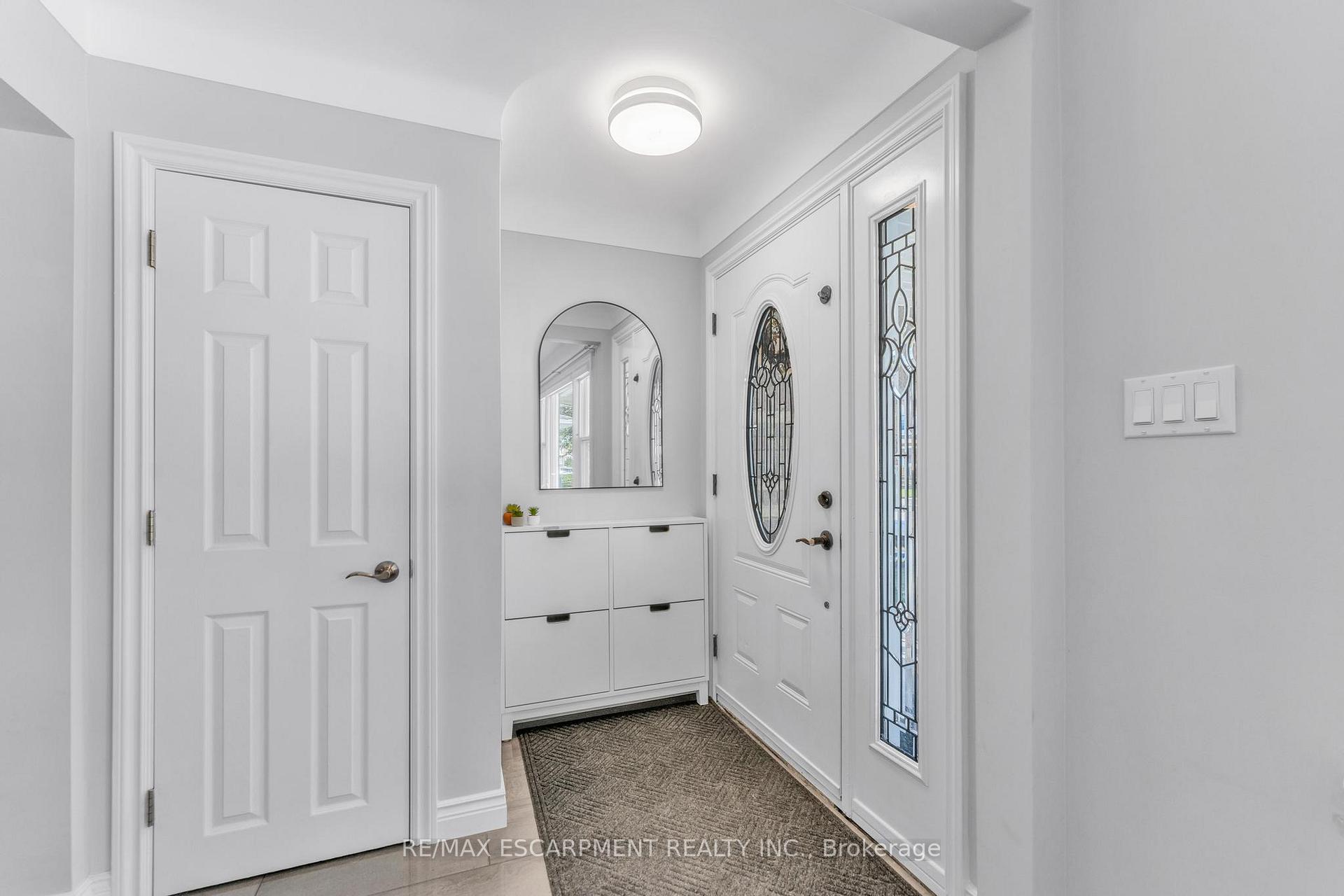 Photo 3 of 75 Cloverdale Avenue, Hamilton, Rosedale — HOMEH