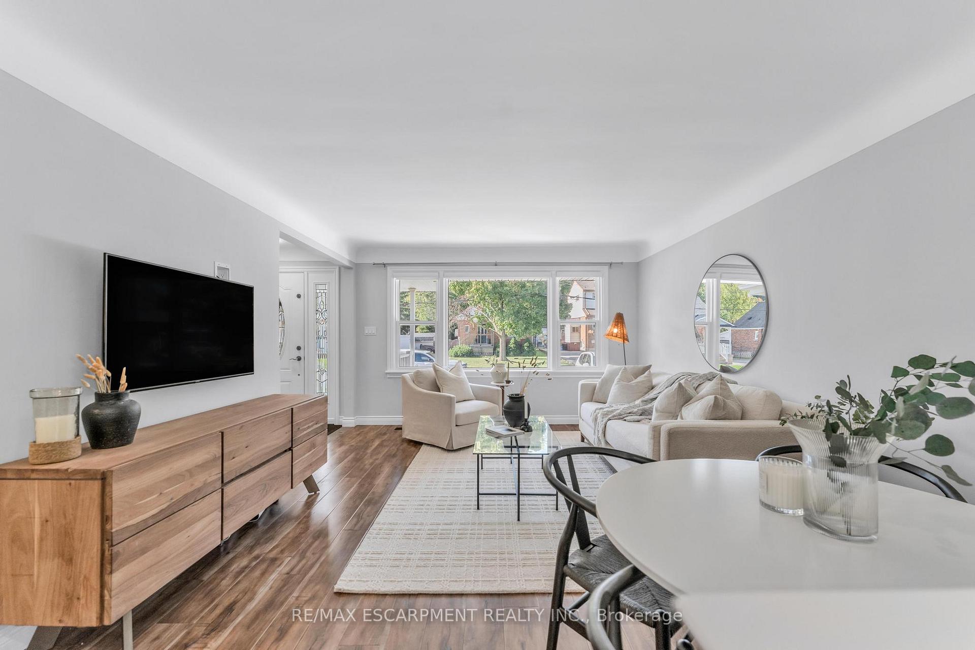 Photo 5 of 75 Cloverdale Avenue, Hamilton, Rosedale — HOMEH