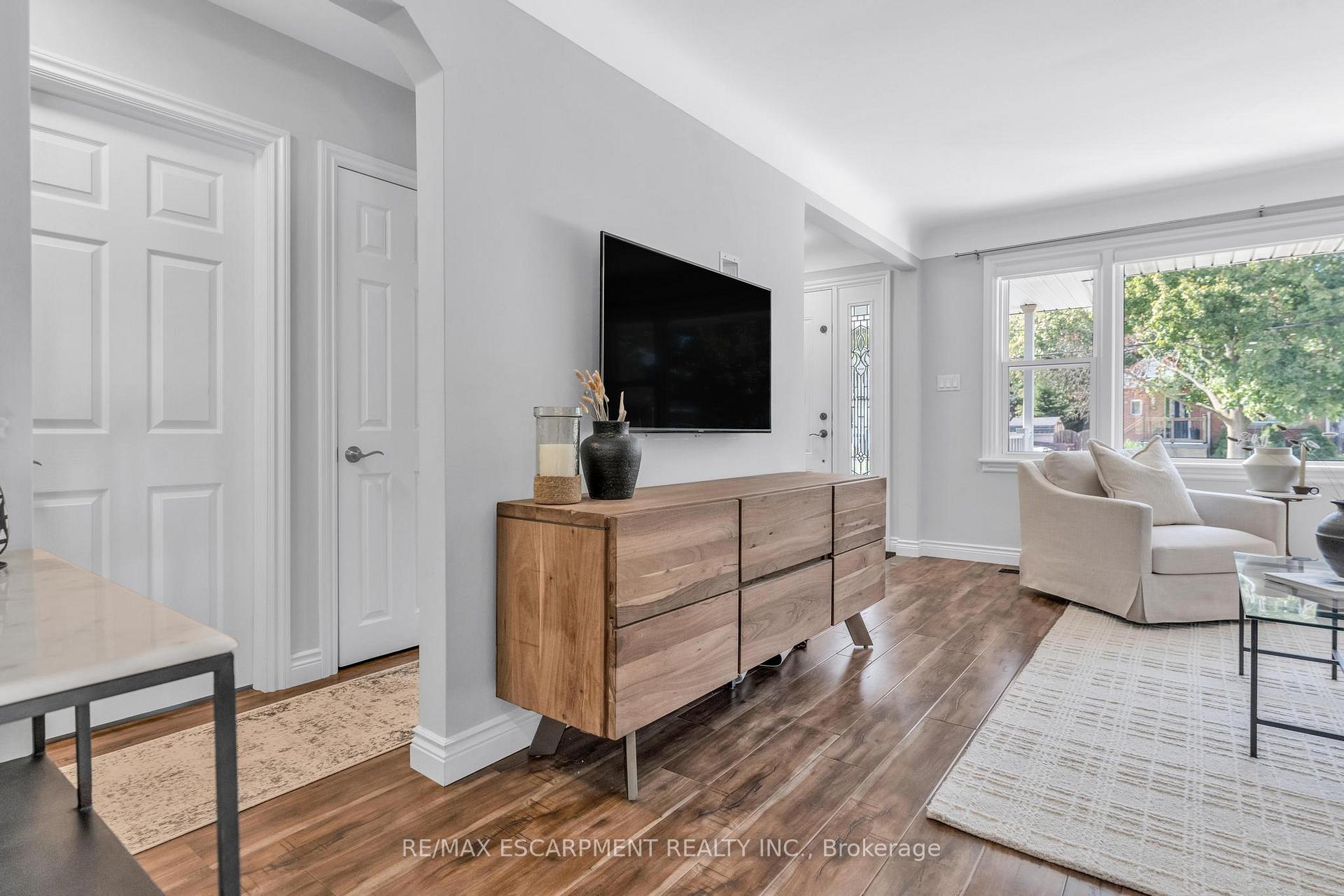Photo 7 of 75 Cloverdale Avenue, Hamilton, Rosedale — HOMEH