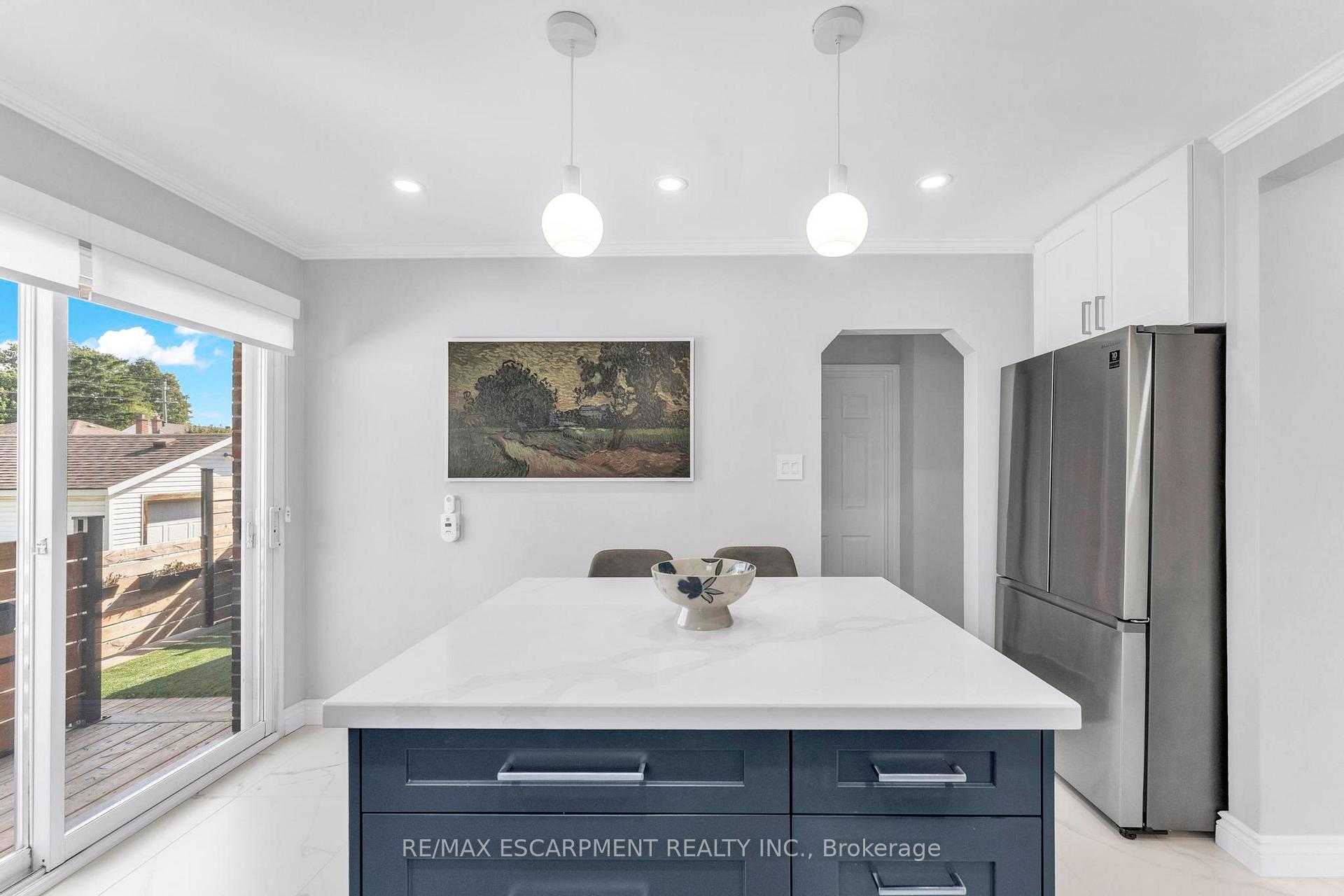 Photo 10 of 75 Cloverdale Avenue, Hamilton, Rosedale — HOMEH
