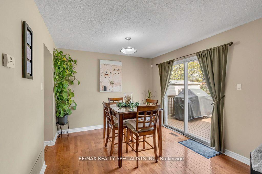 Photo 9 of 65 Somerset Drive, Brampton, Heart Lake West — HOMEH