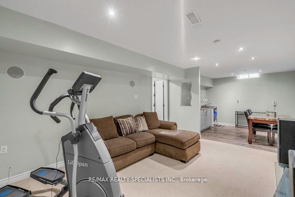 Photo 21 of 65 Somerset Drive, Brampton, Heart Lake West — HOMEH