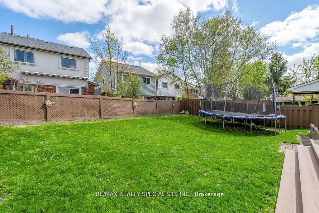 Photo 24 of 65 Somerset Drive, Brampton, Heart Lake West — HOMEH