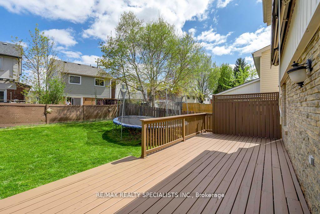 Photo 30 of 65 Somerset Drive, Brampton, Heart Lake West — HOMEH