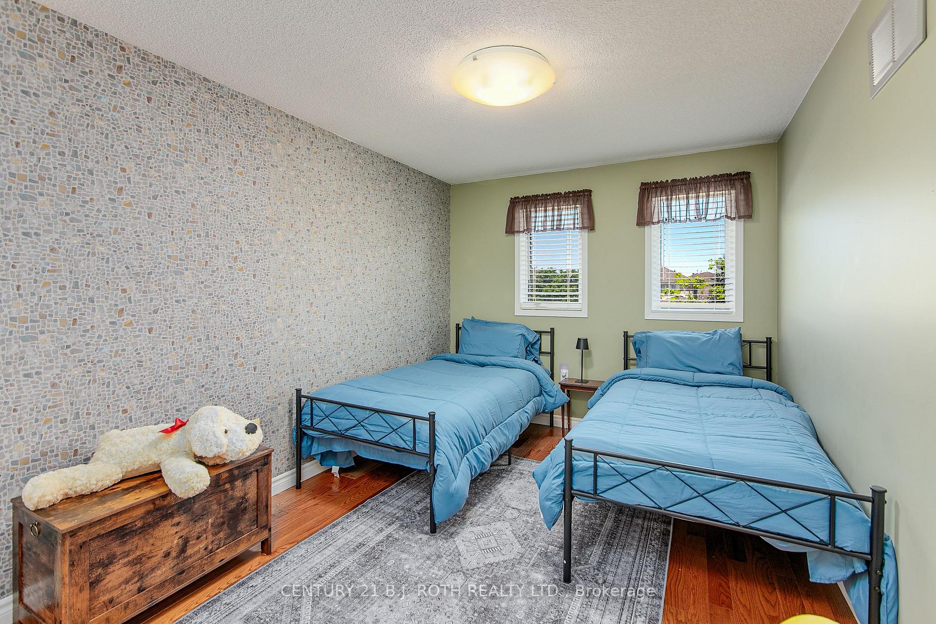 Photo 29 of 57 Finlay Road, Barrie, West Bayfield — HOMEH