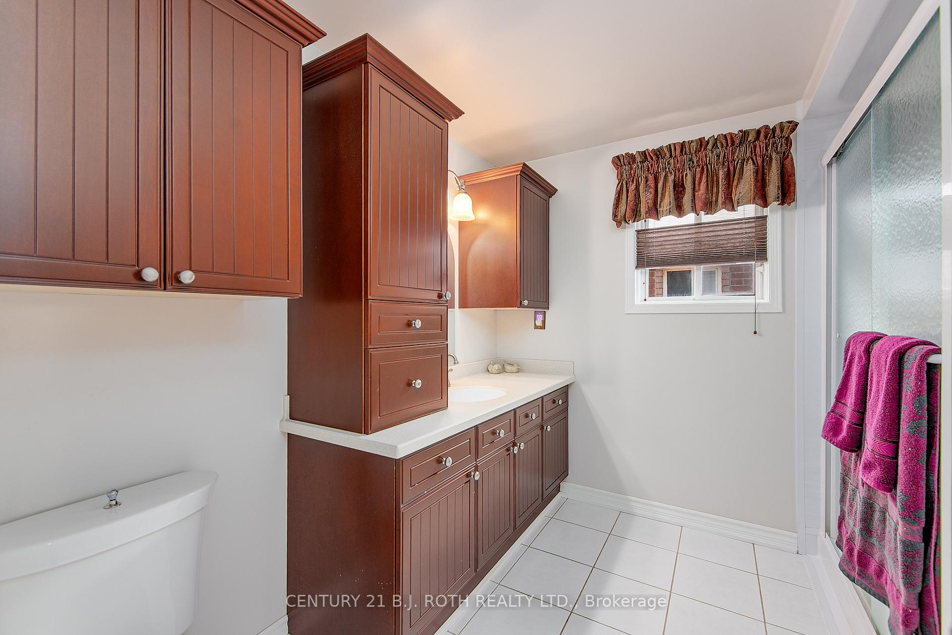 Photo 31 of 57 Finlay Road, Barrie, West Bayfield — HOMEH