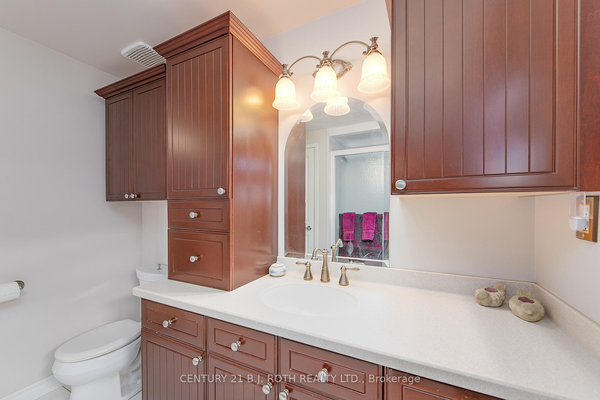 Photo 32 of 57 Finlay Road, Barrie, West Bayfield — HOMEH