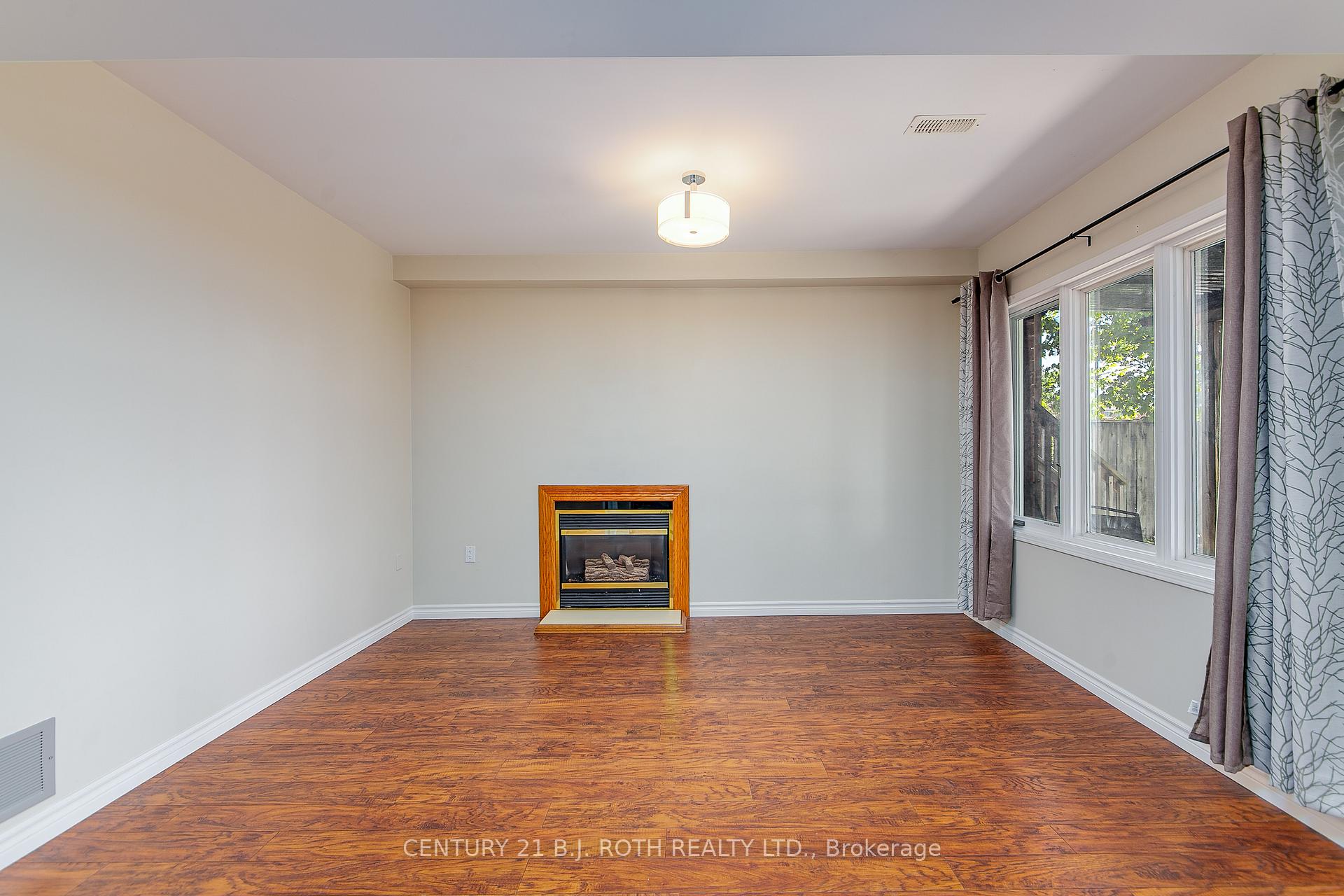 Photo 39 of 57 Finlay Road, Barrie, West Bayfield — HOMEH
