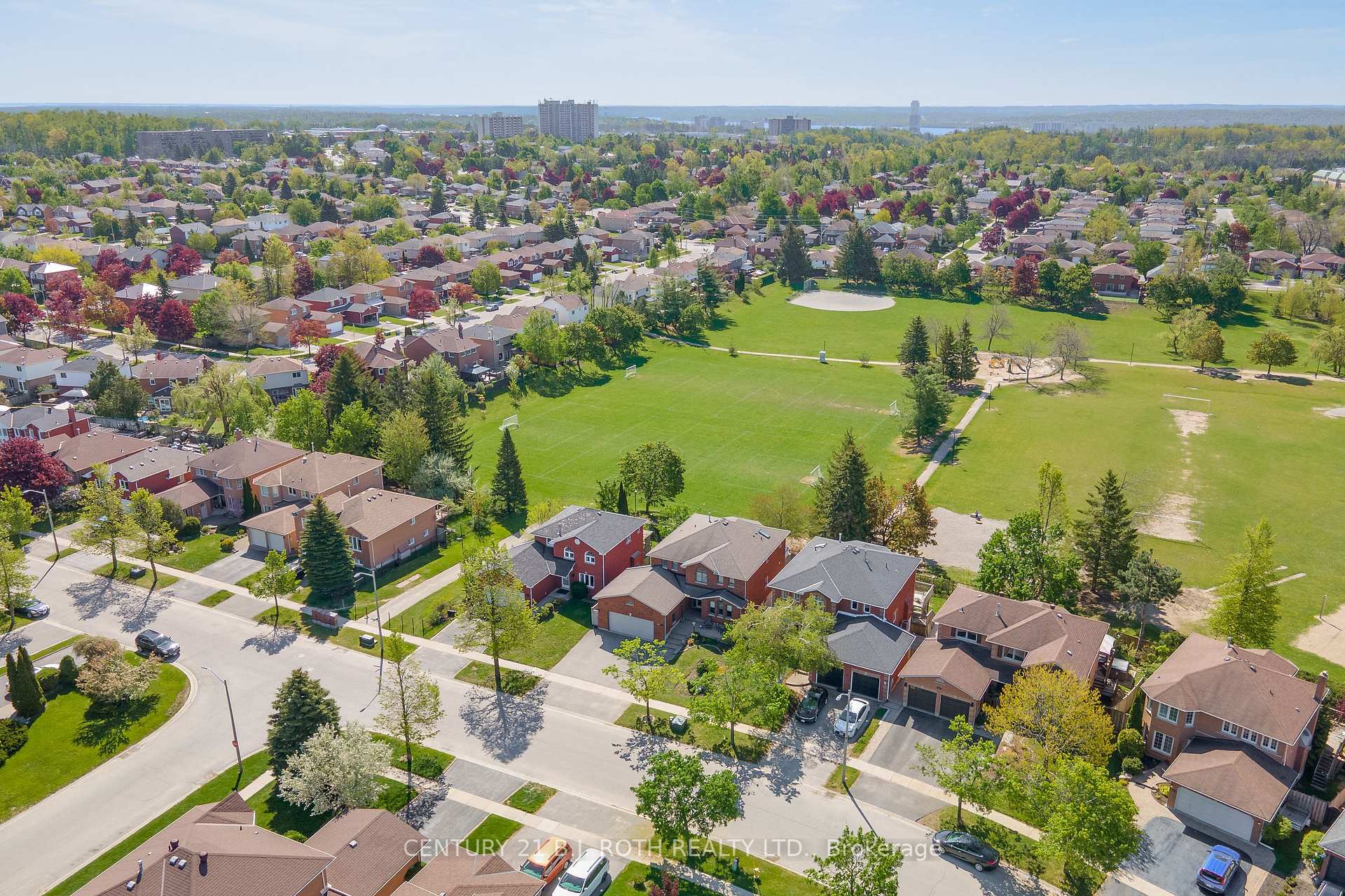 Photo 50 of 57 Finlay Road, Barrie, West Bayfield — HOMEH