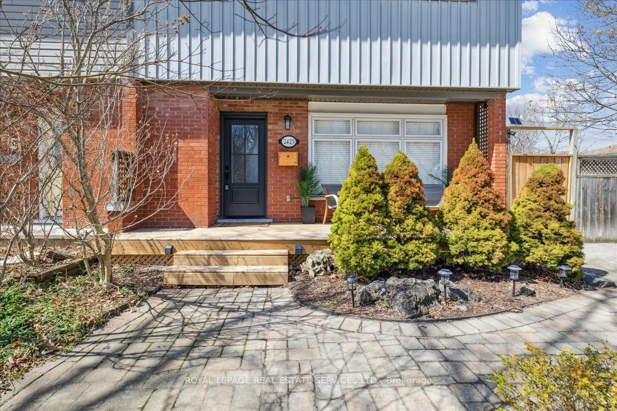 Photo 4 of 2423 Mount Forest Drive, Burlington, Mountainside — HOMEH