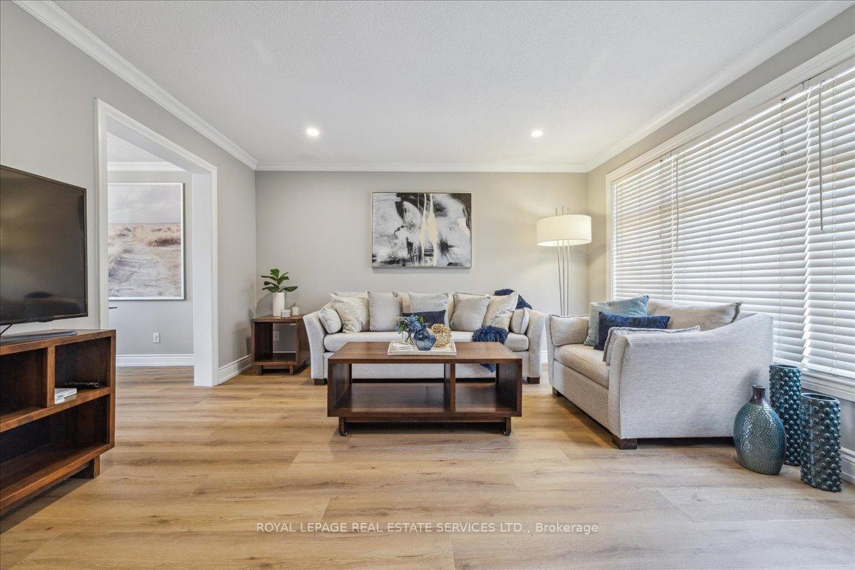 Photo 8 of 2423 Mount Forest Drive, Burlington, Mountainside — HOMEH