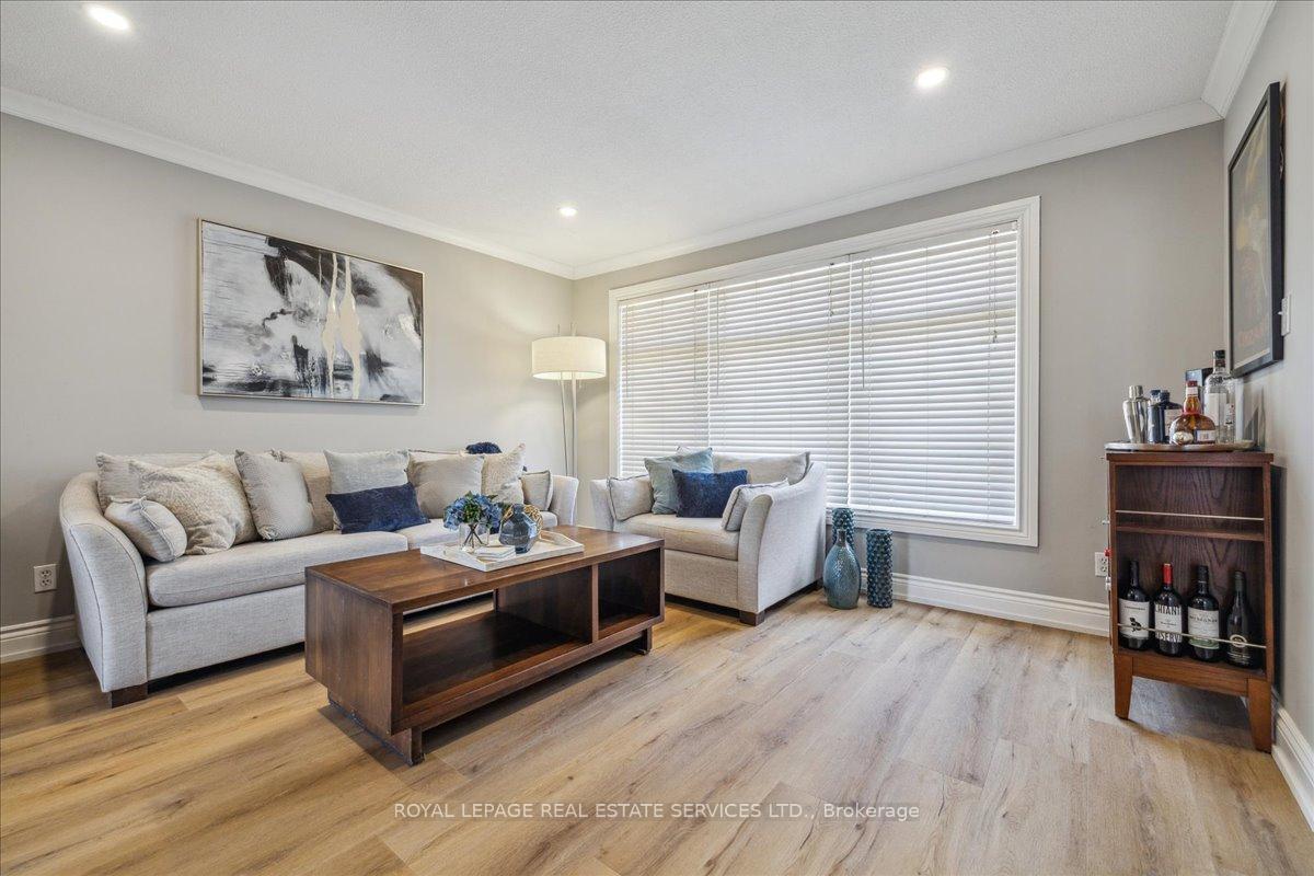 Photo 10 of 2423 Mount Forest Drive, Burlington, Mountainside — HOMEH
