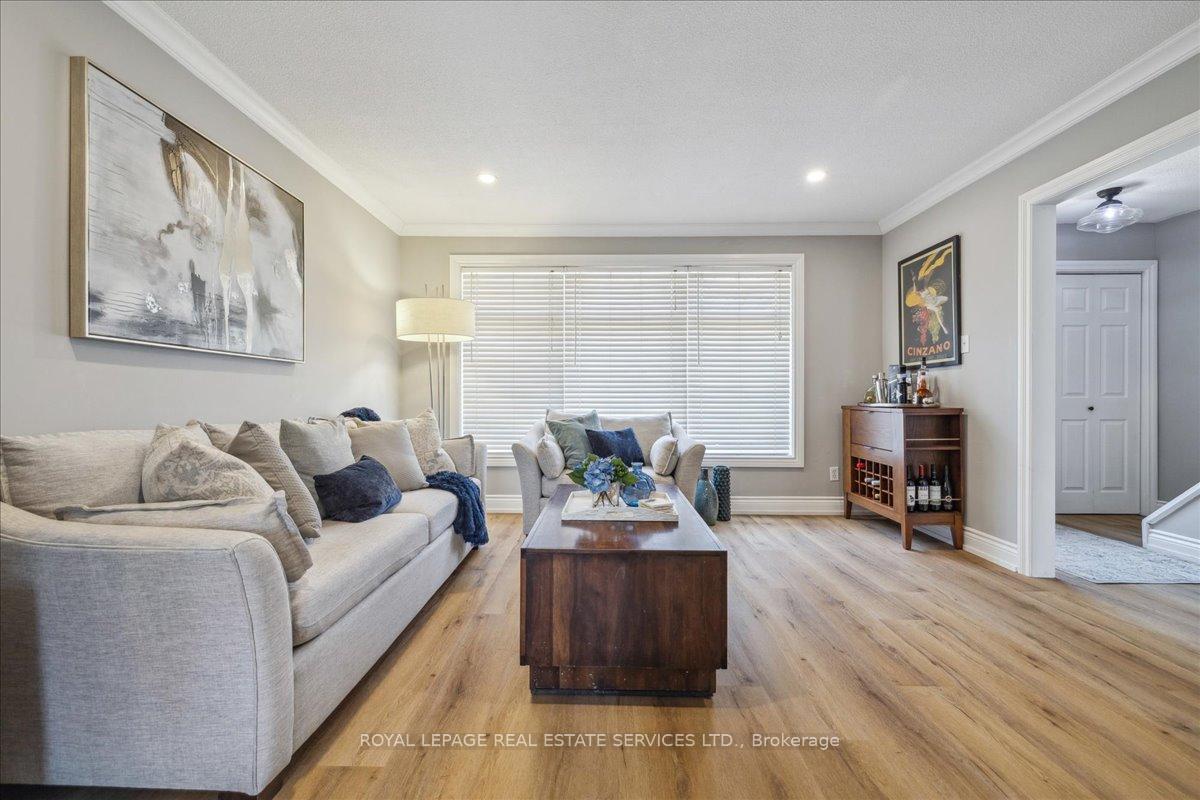 Photo 11 of 2423 Mount Forest Drive, Burlington, Mountainside — HOMEH