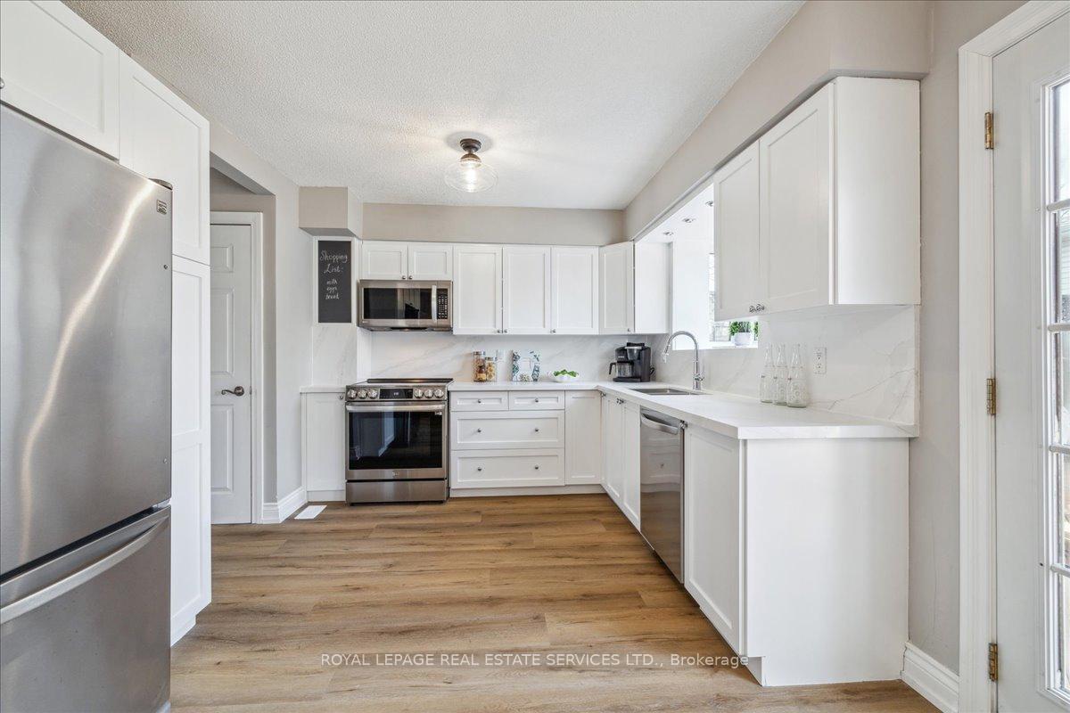 Photo 14 of 2423 Mount Forest Drive, Burlington, Mountainside — HOMEH