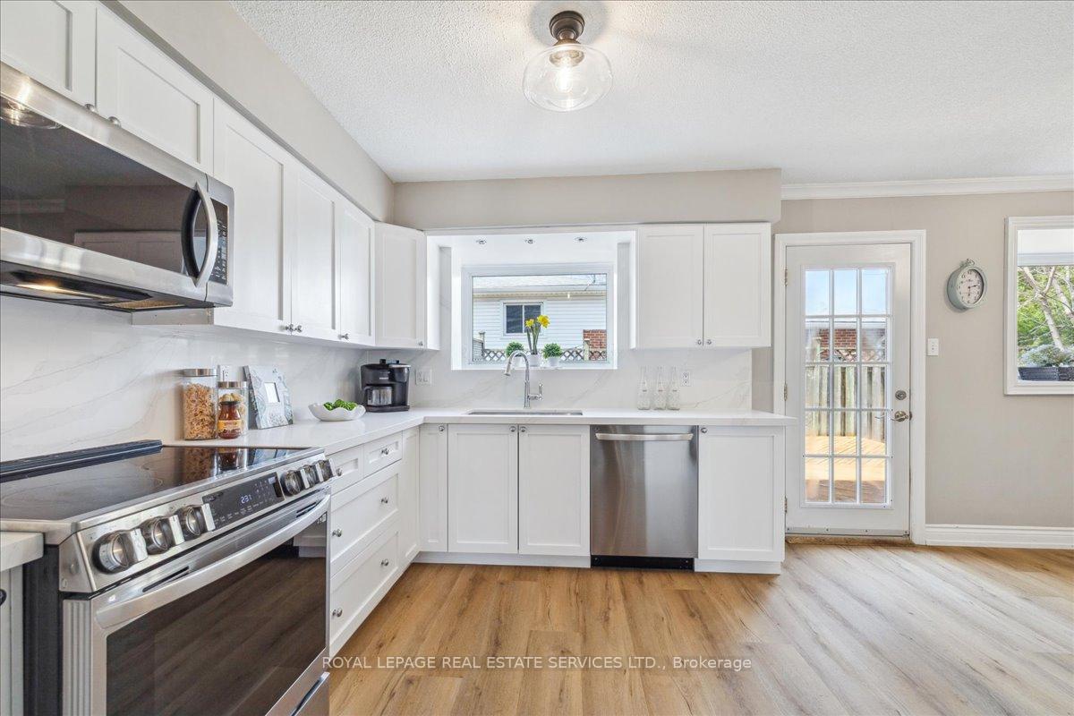 Photo 16 of 2423 Mount Forest Drive, Burlington, Mountainside — HOMEH
