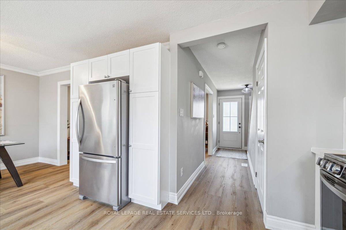 Photo 17 of 2423 Mount Forest Drive, Burlington, Mountainside — HOMEH
