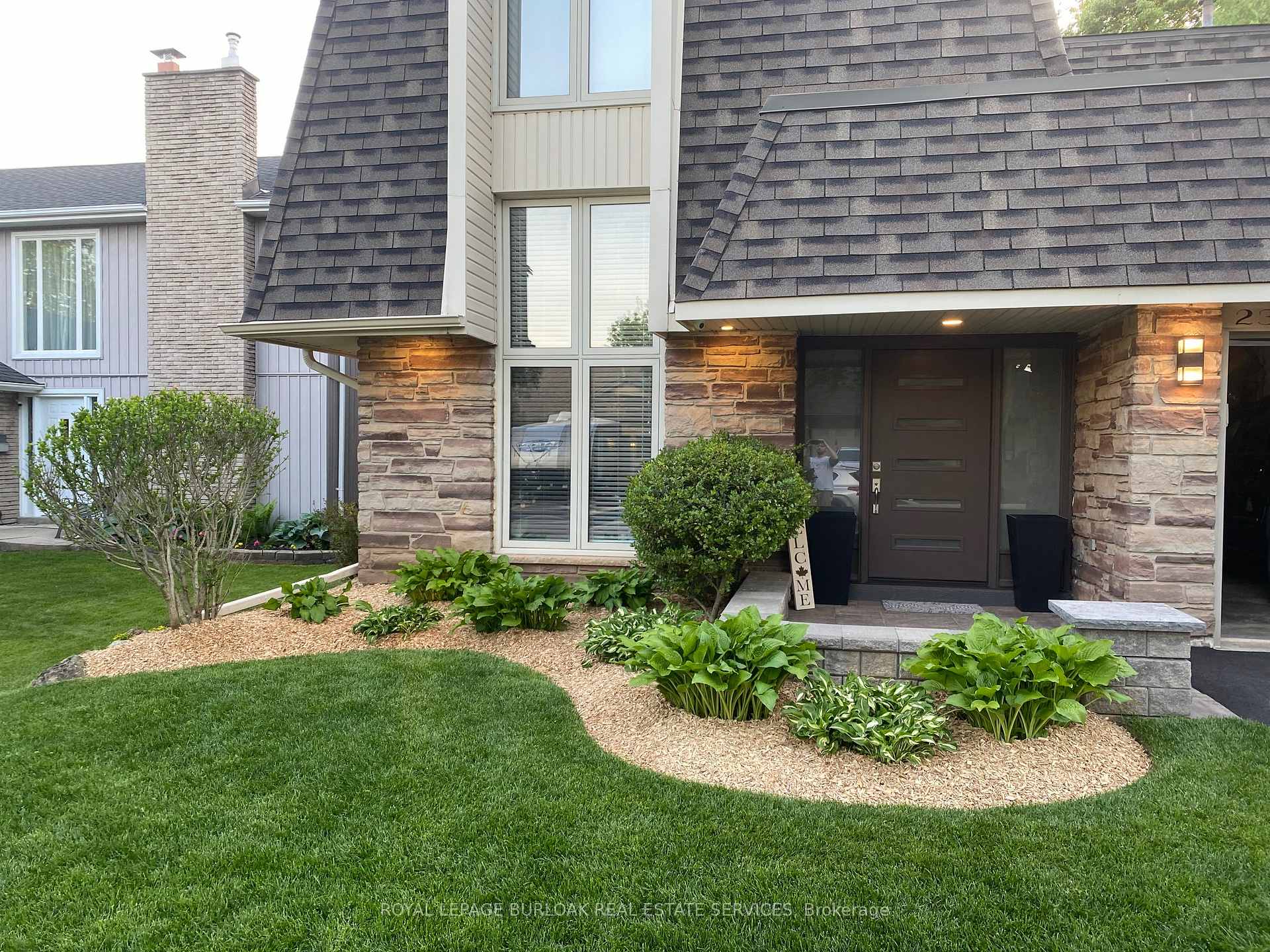 Photo 3 of 2353 Sinclair Circle, Burlington, Brant Hills — HOMEH