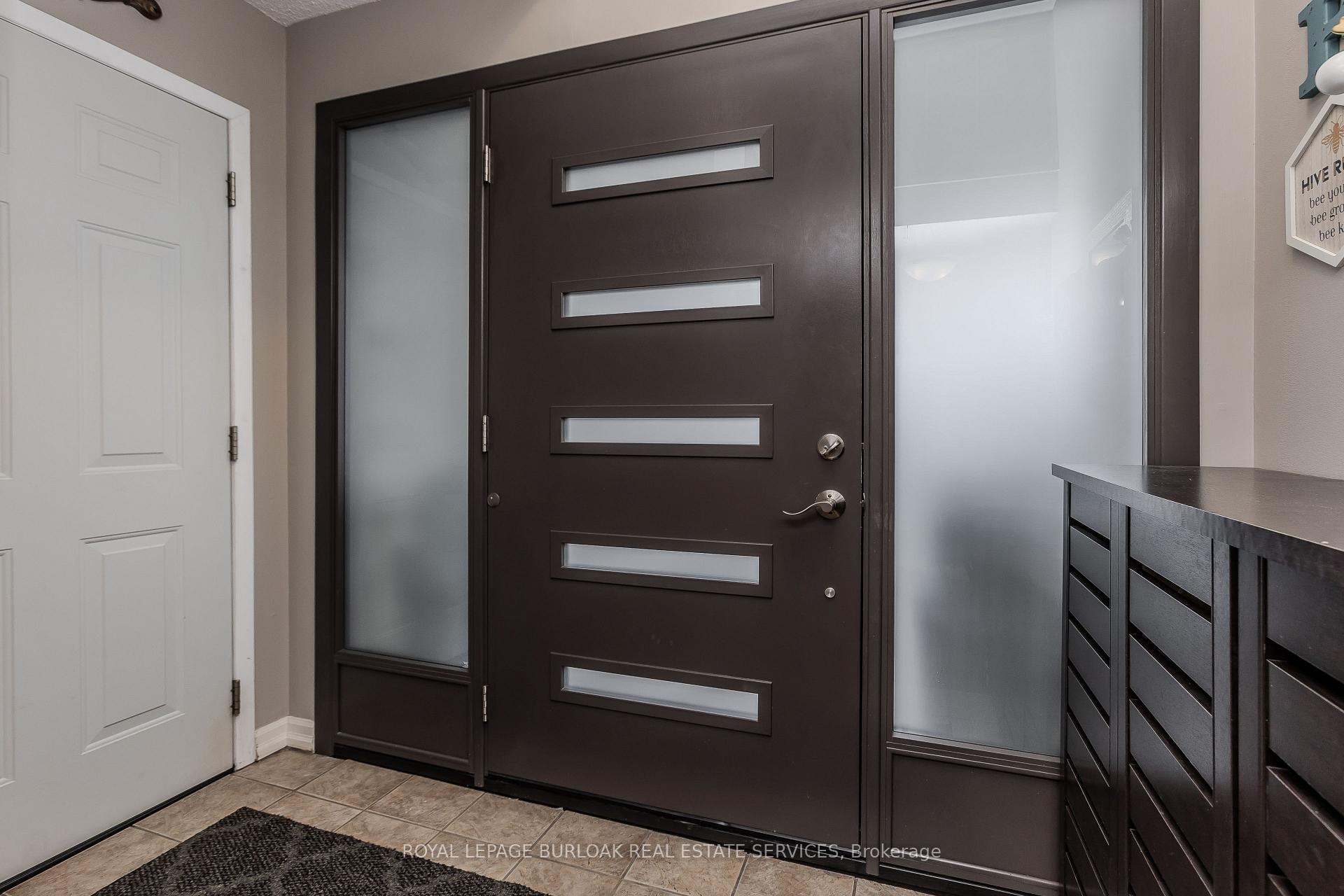 Photo 5 of 2353 Sinclair Circle, Burlington, Brant Hills — HOMEH