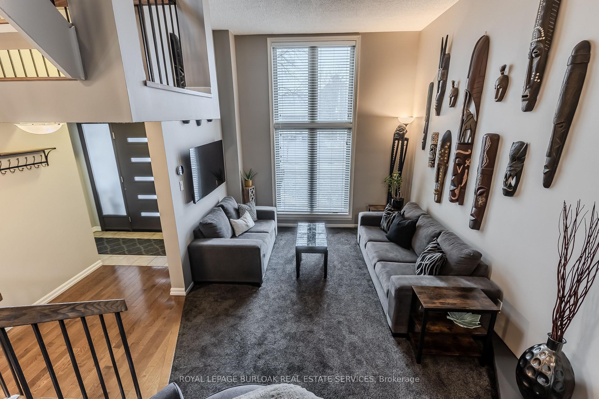 Photo 6 of 2353 Sinclair Circle, Burlington, Brant Hills — HOMEH