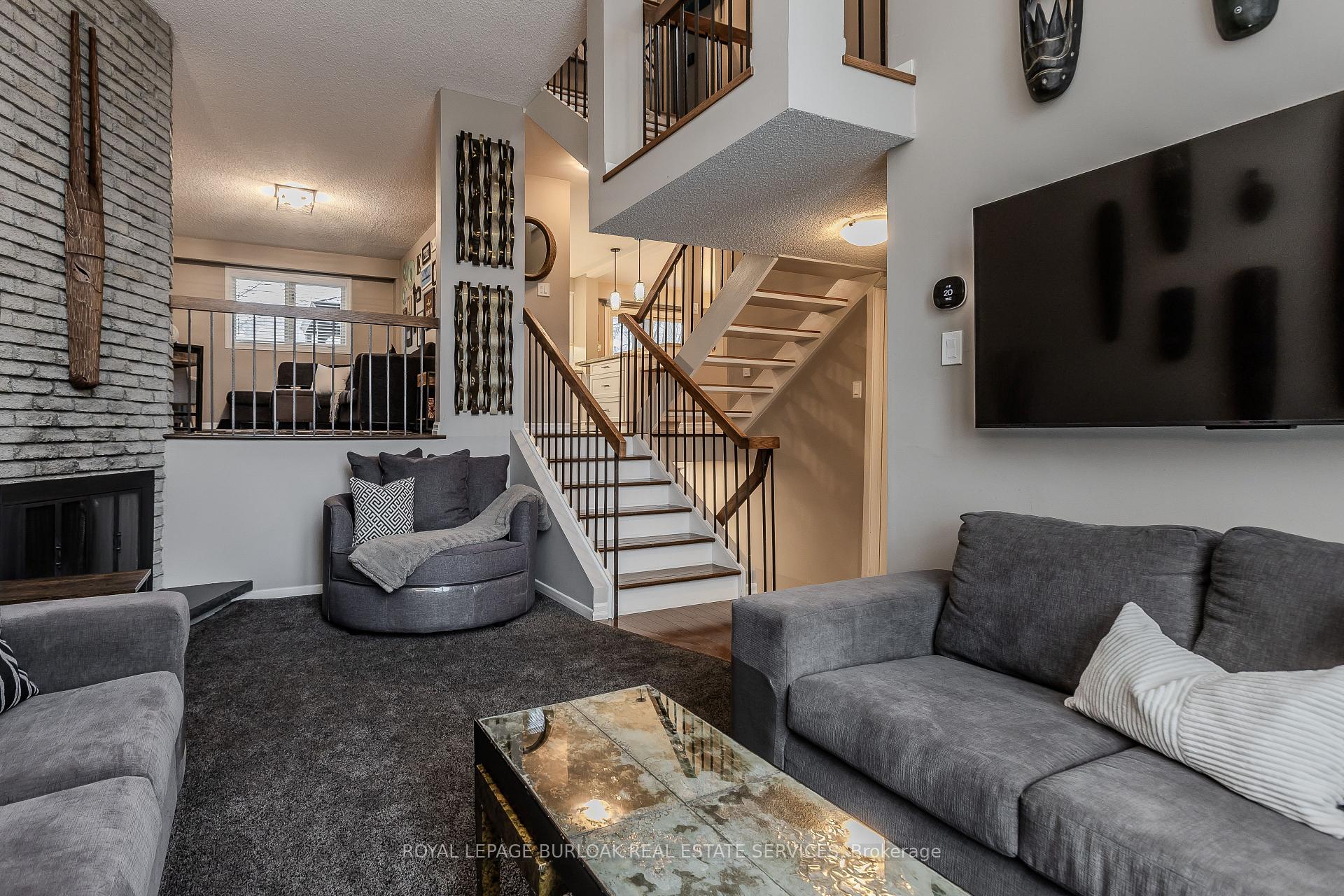 Photo 8 of 2353 Sinclair Circle, Burlington, Brant Hills — HOMEH