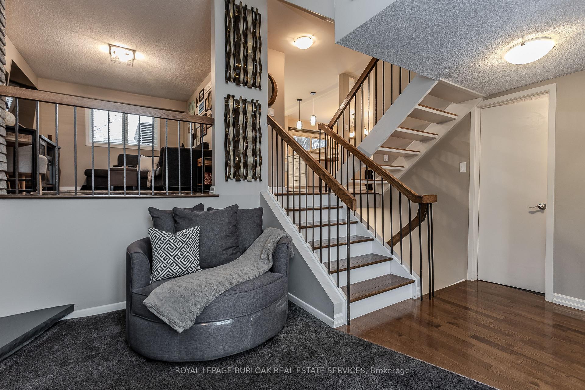 Photo 10 of 2353 Sinclair Circle, Burlington, Brant Hills — HOMEH