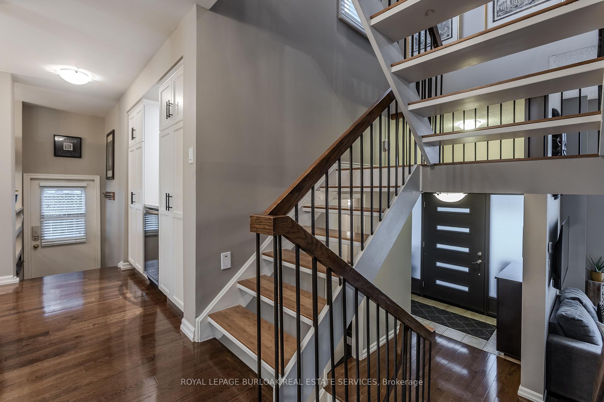 Photo 11 of 2353 Sinclair Circle, Burlington, Brant Hills — HOMEH