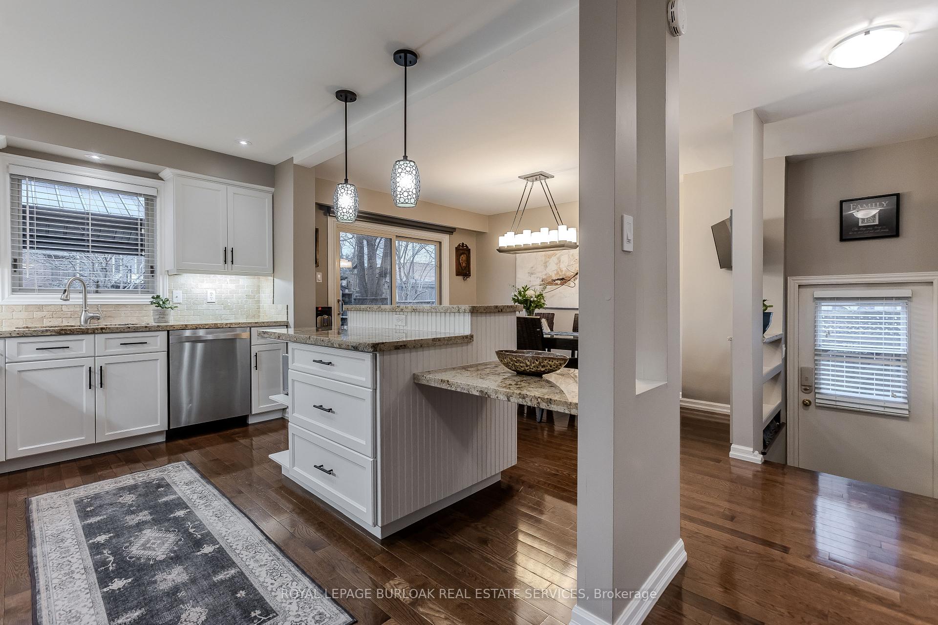 Photo 13 of 2353 Sinclair Circle, Burlington, Brant Hills — HOMEH