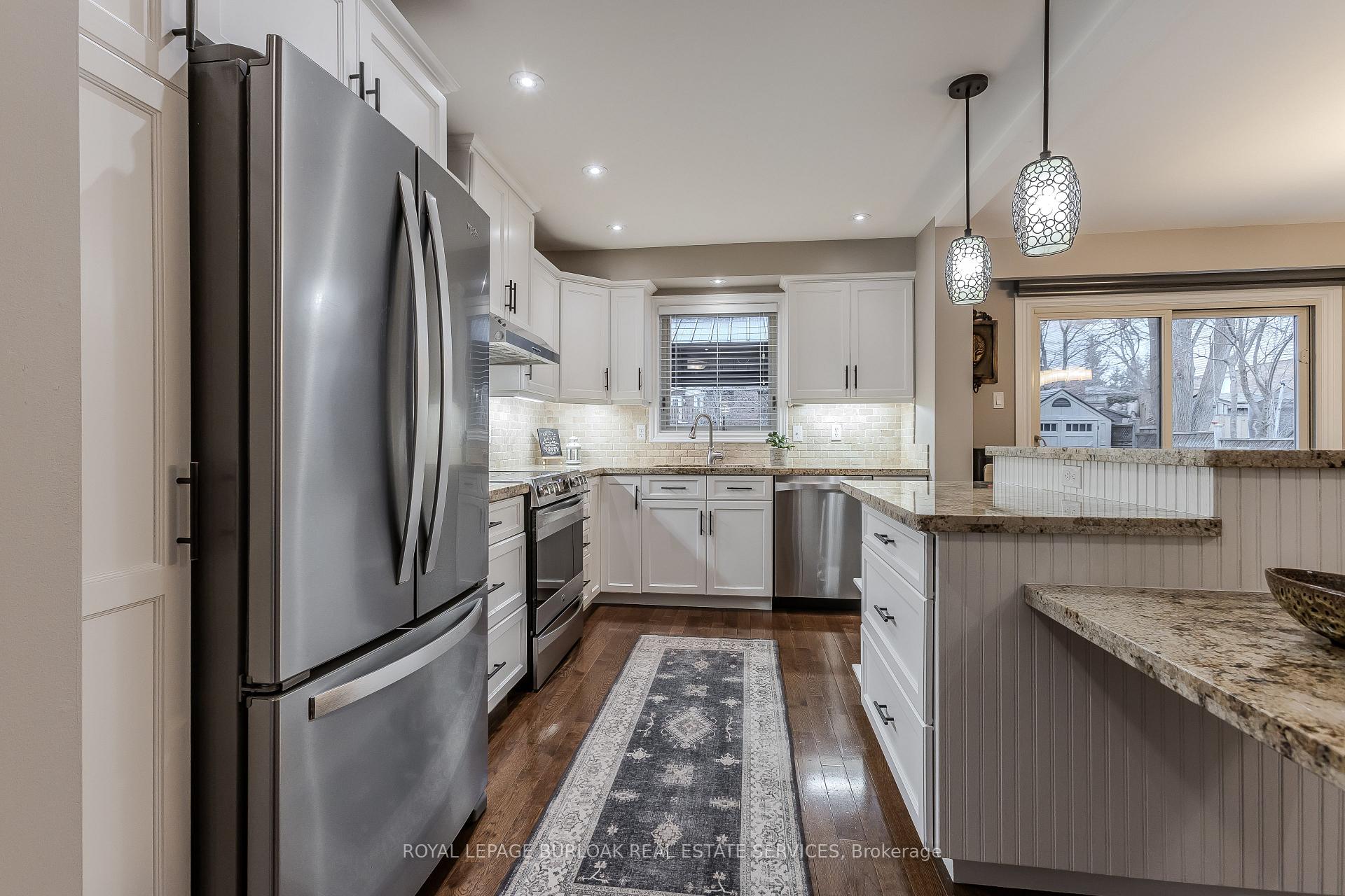 Photo 14 of 2353 Sinclair Circle, Burlington, Brant Hills — HOMEH