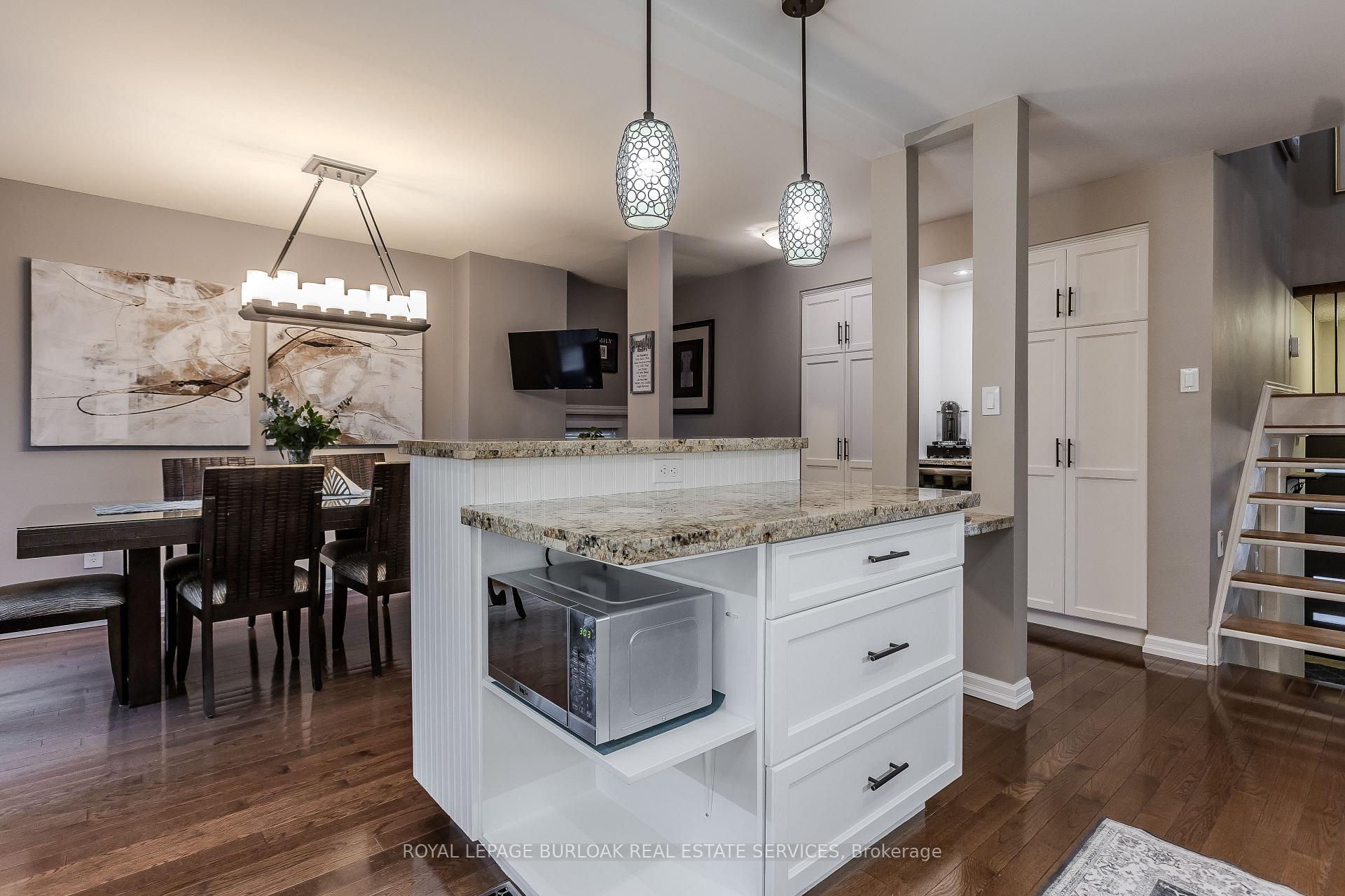 Photo 16 of 2353 Sinclair Circle, Burlington, Brant Hills — HOMEH