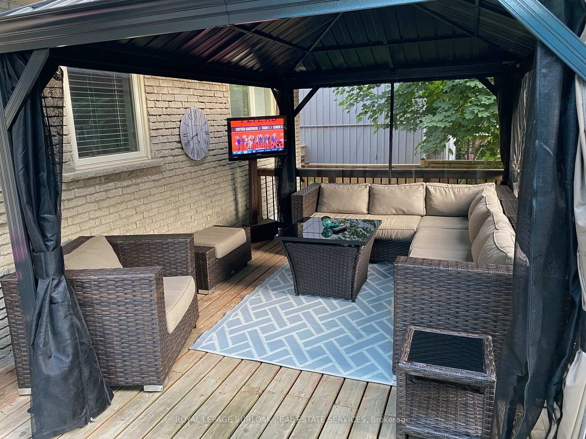 Photo 32 of 2353 Sinclair Circle, Burlington, Brant Hills — HOMEH