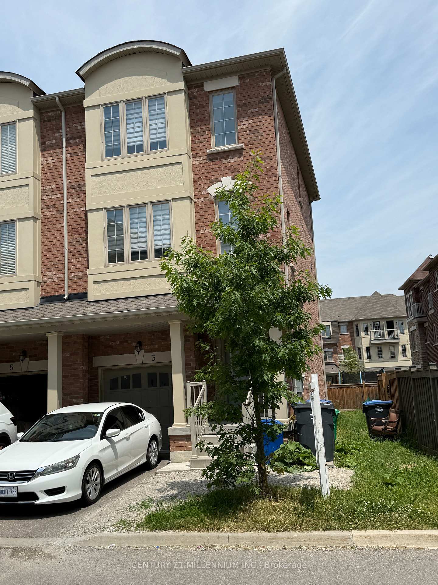 Photo 1 of 3 Hobart Gardens, Brampton, Heart Lake East — HOMEH