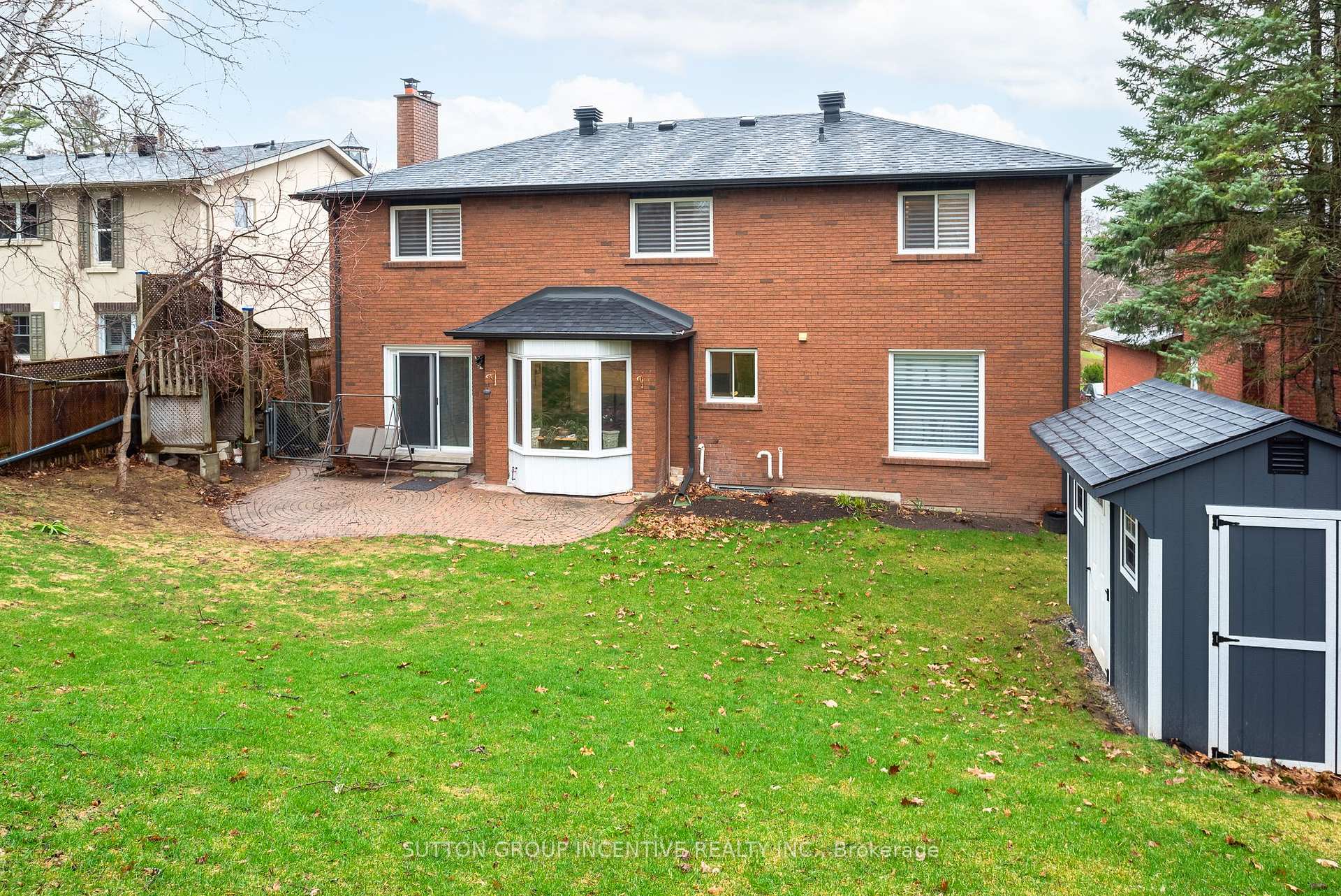 Photo 4 of 18 Valley Drive, Barrie, Sunnidale — HOMEH
